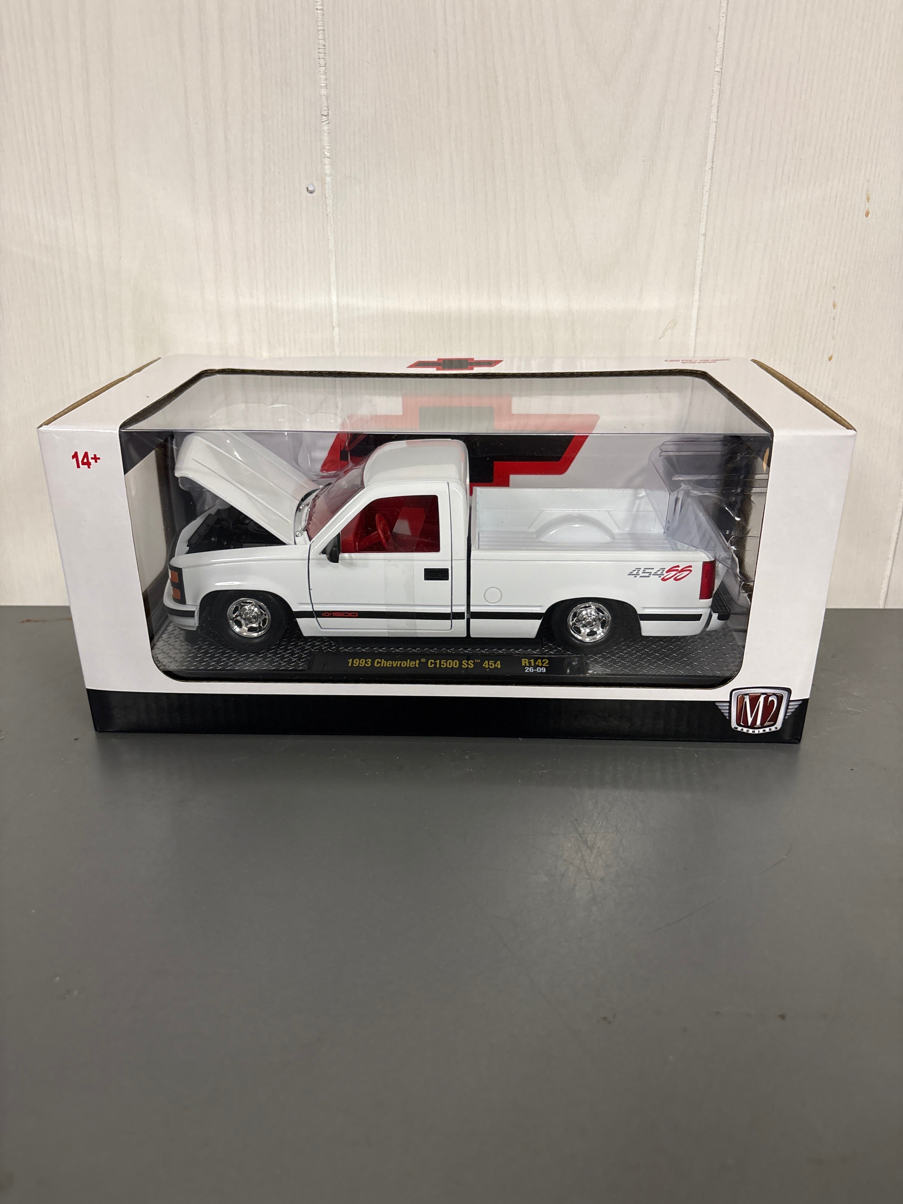M2 1993 Chevrolet C1500 SS 454 Diecast