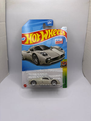 Hot Wheels Pagani Utopia Diecast