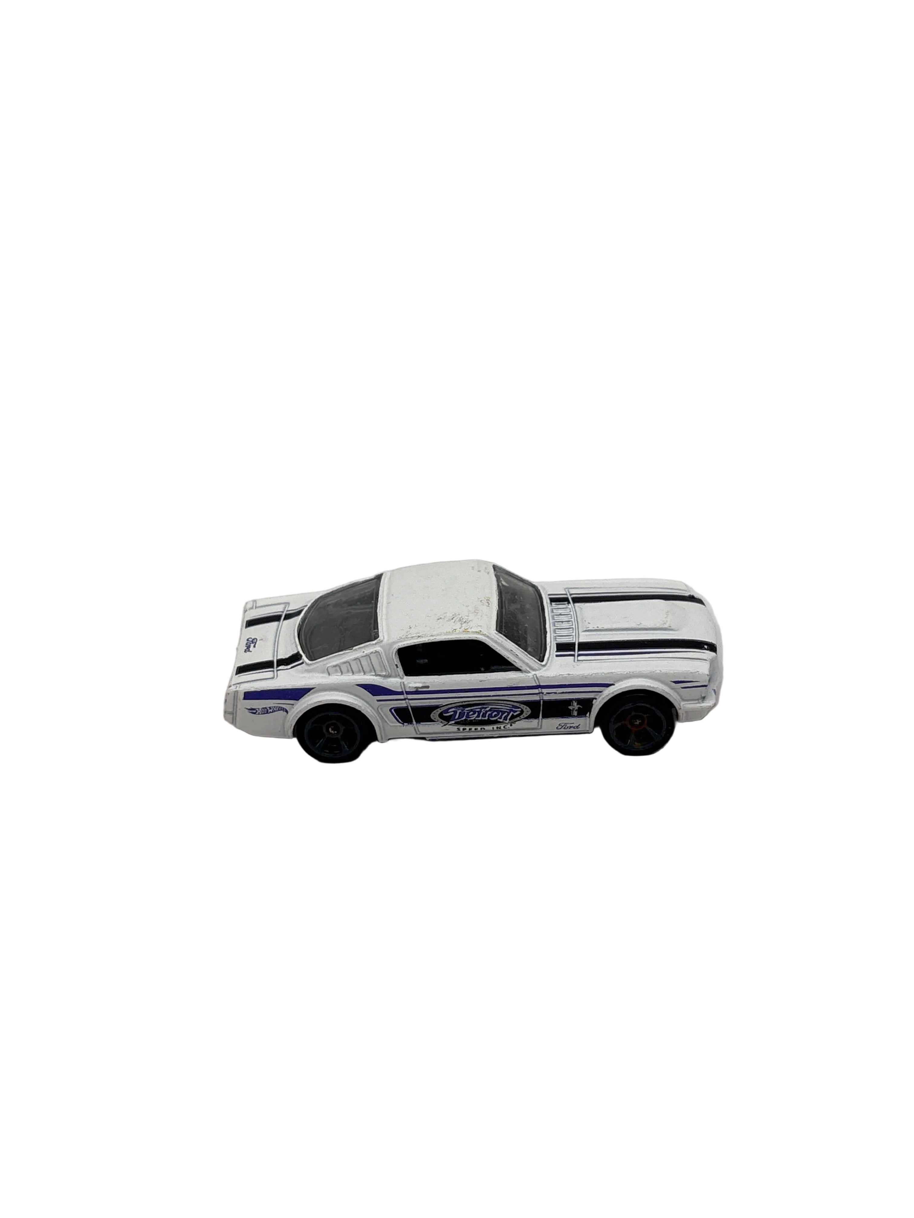 Hot Wheels 65 Mustang Fastback Diecast white