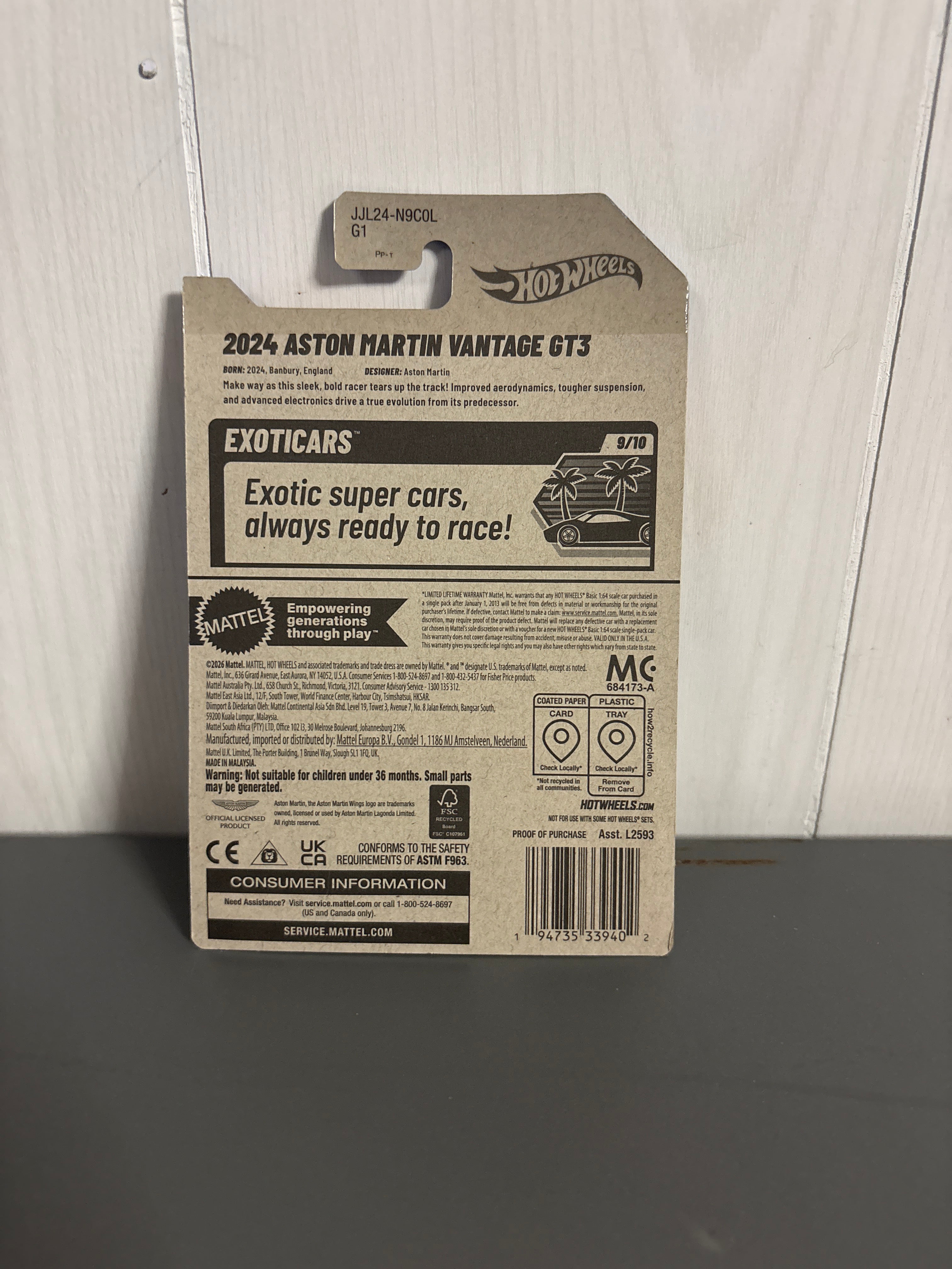 Hot Wheels 2024 Aston Martin Vantage GT3 Diecast