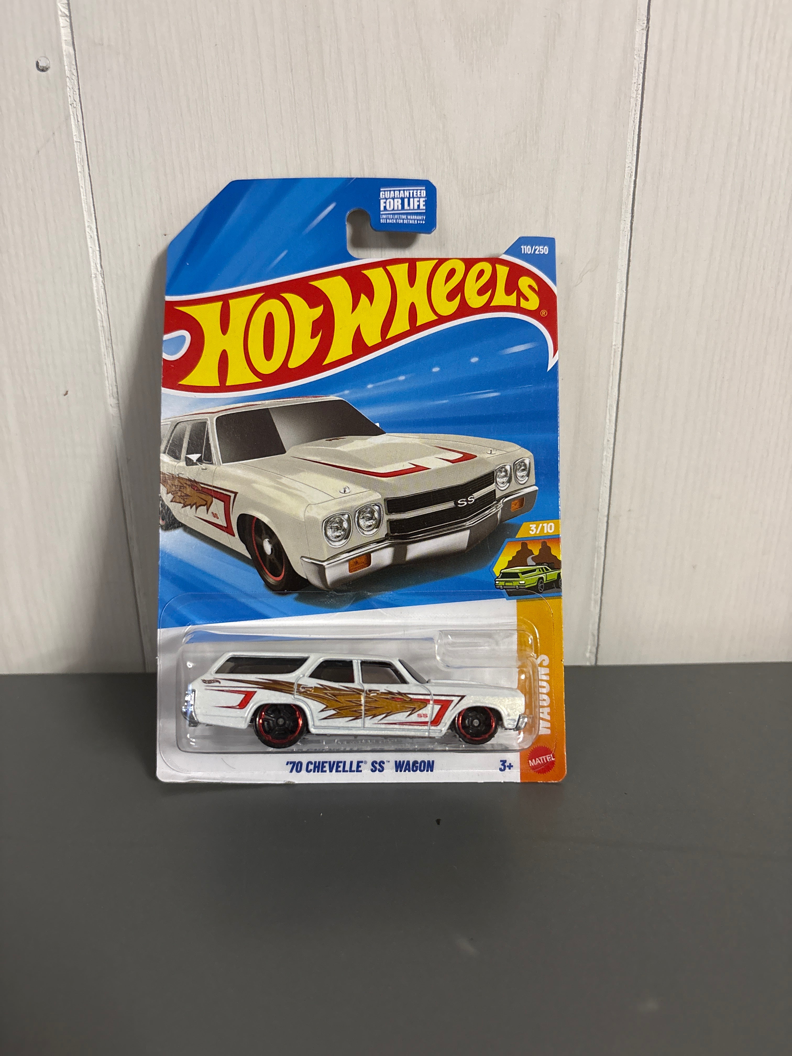 Hot Wheels 70 Chevelle SS Wagon Diecast white