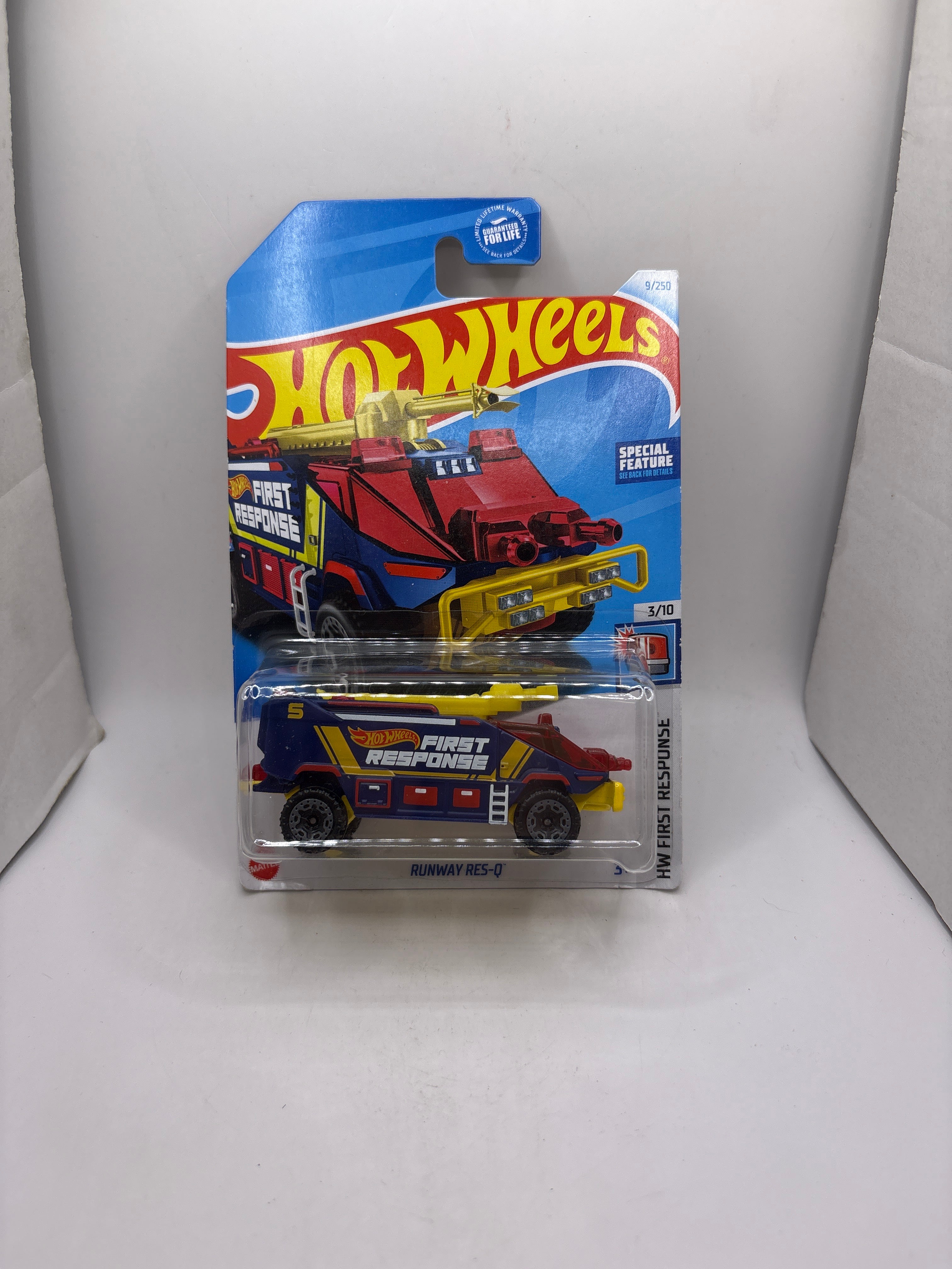 Hot Wheels Runway Res-Q Diecast blue
