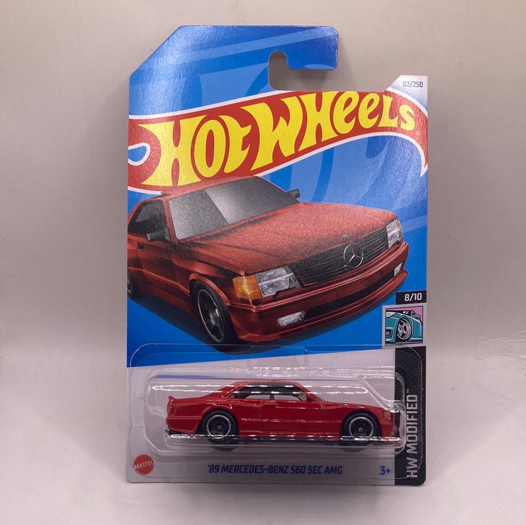 Hot Wheels 89 Mercedes-Benz 560 SEC AMG Diecast