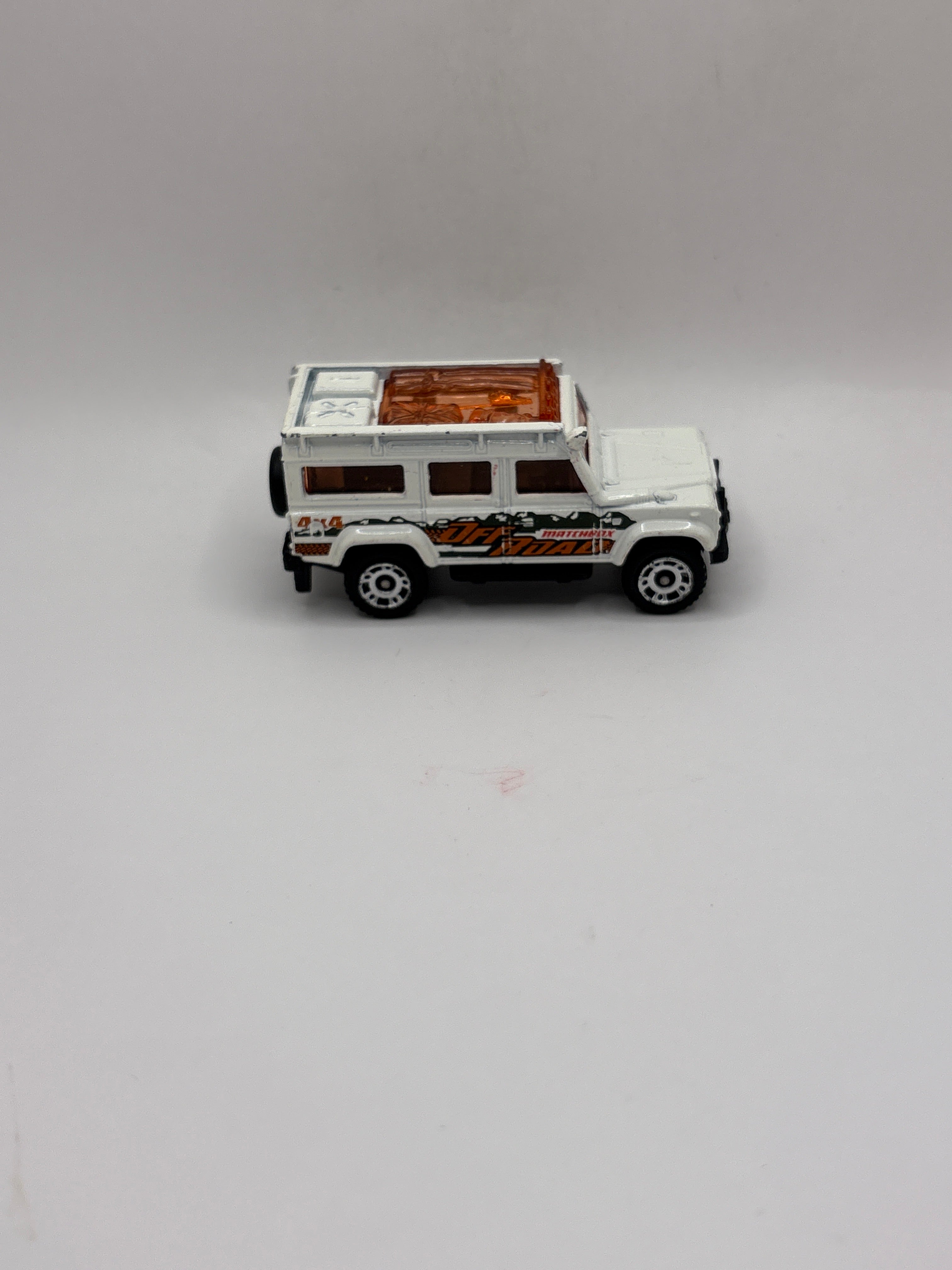 Matchbox 1997 Land Rover Defender 110 Diecast