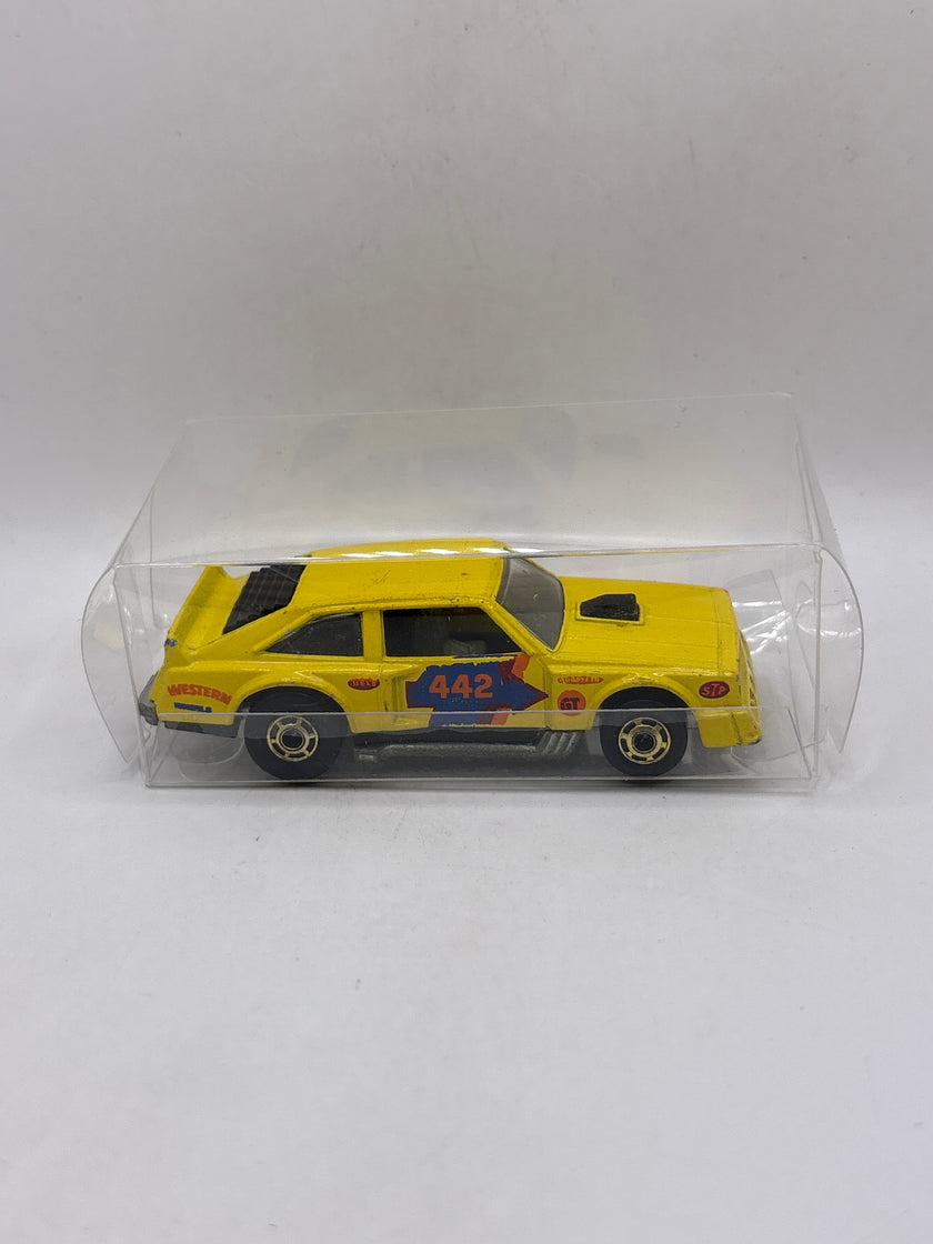 Hot Wheels Flat Out 442 Diecast yellow