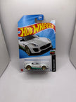 Hot Wheels 15 Jaguar F-Type Project 7 Diecast white