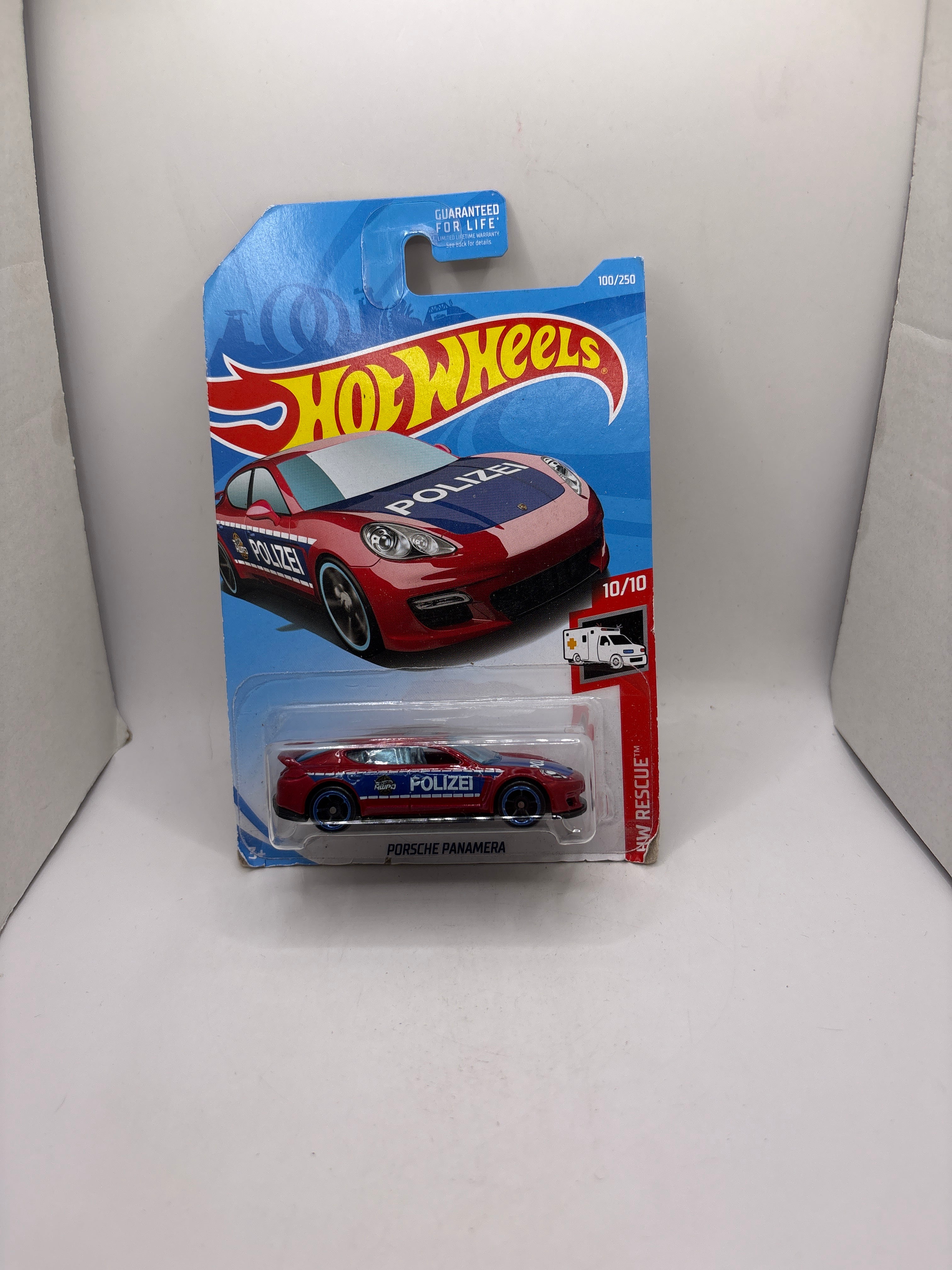 Hot Wheels Porsche Panamera Diecast red