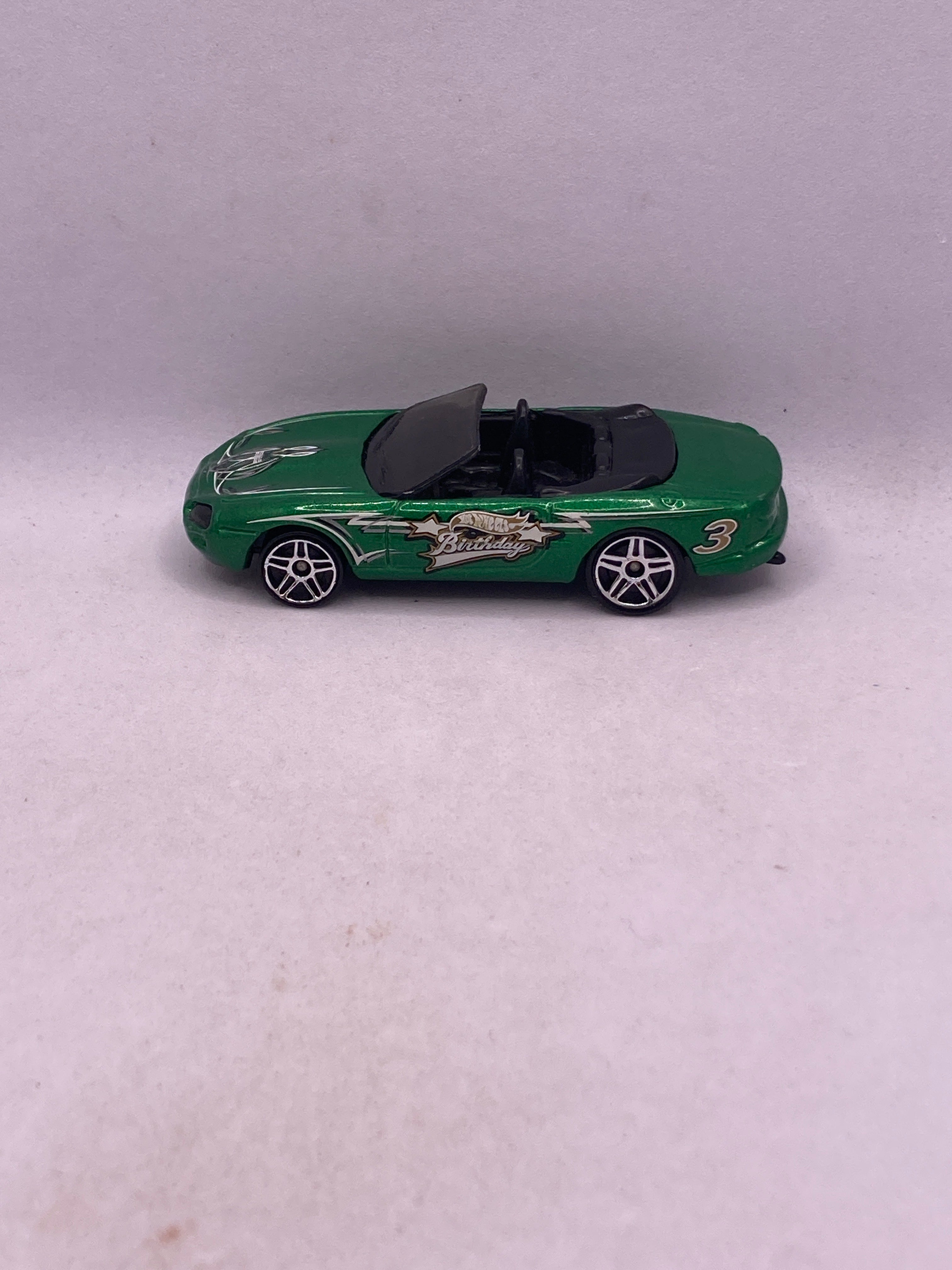 Hot Wheels Jaguar XK-8 Diecast