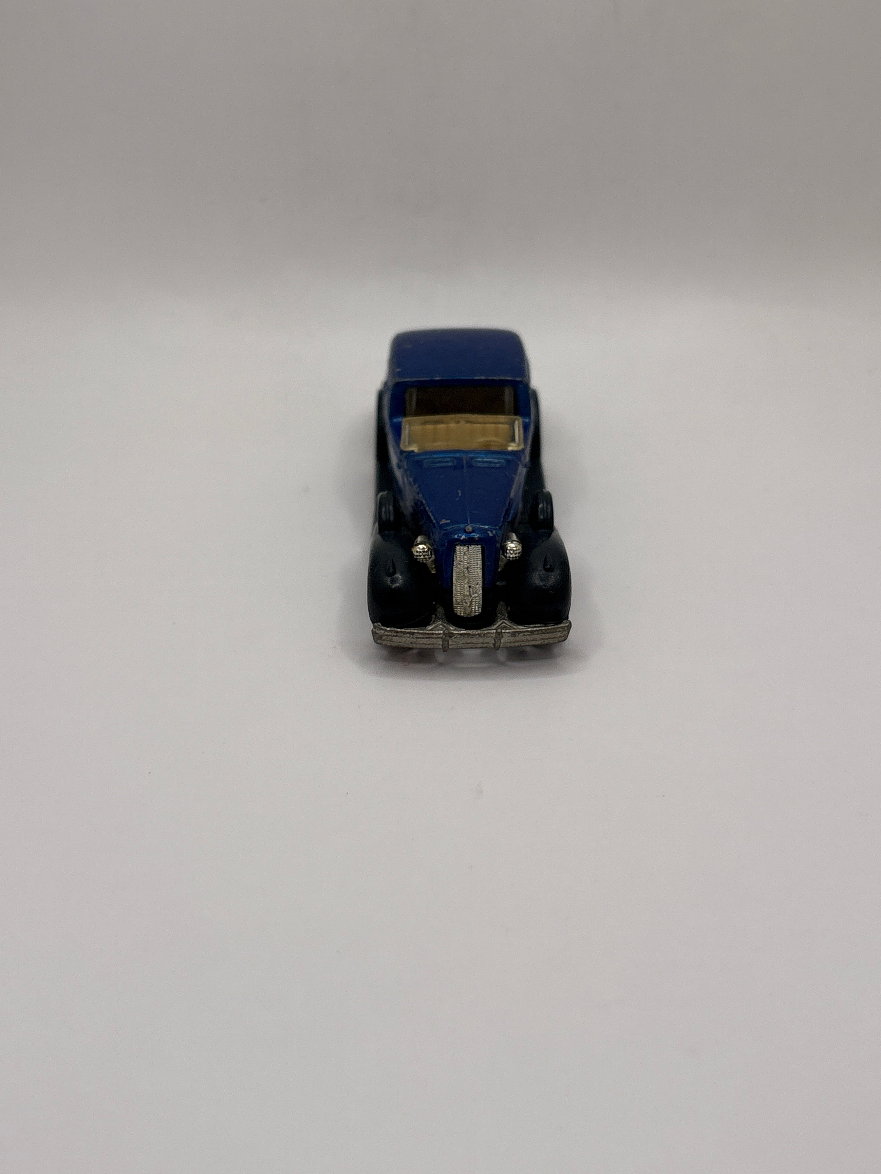 Hot Wheels 35 Classic Caddy Diecast