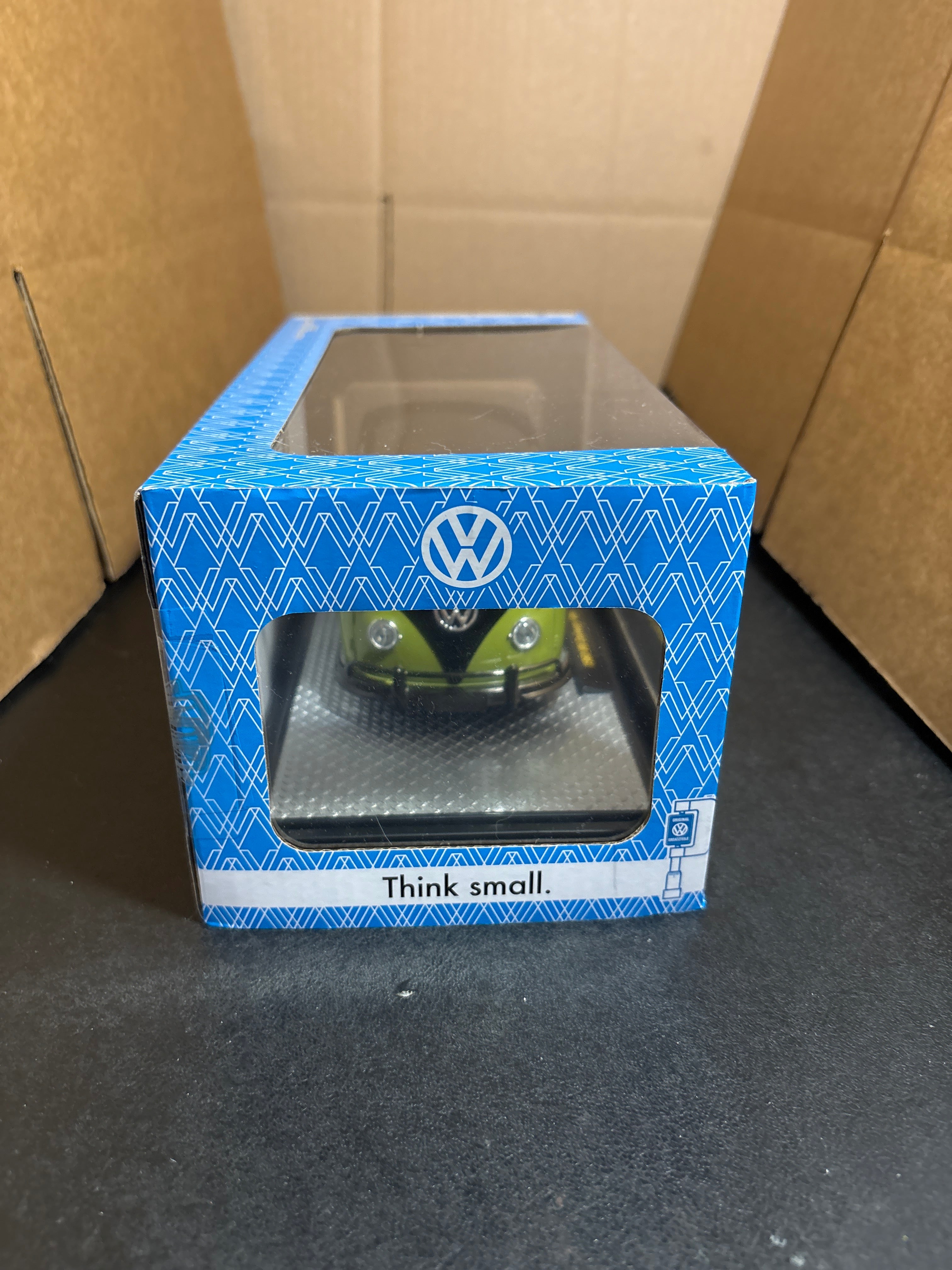 M2 1960 VW Delivery Van Diecast