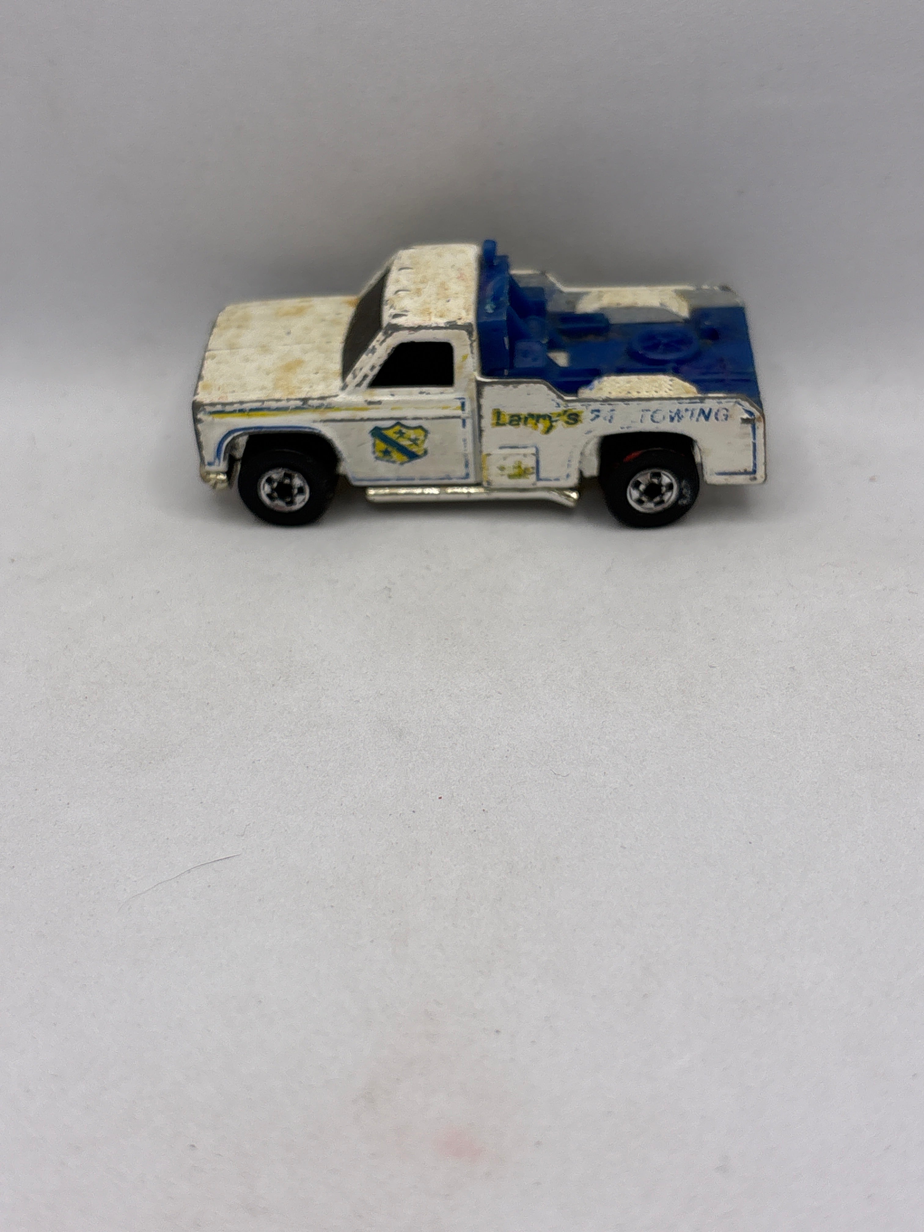 Hot Wheels Larry’s Tow Truck Diecast