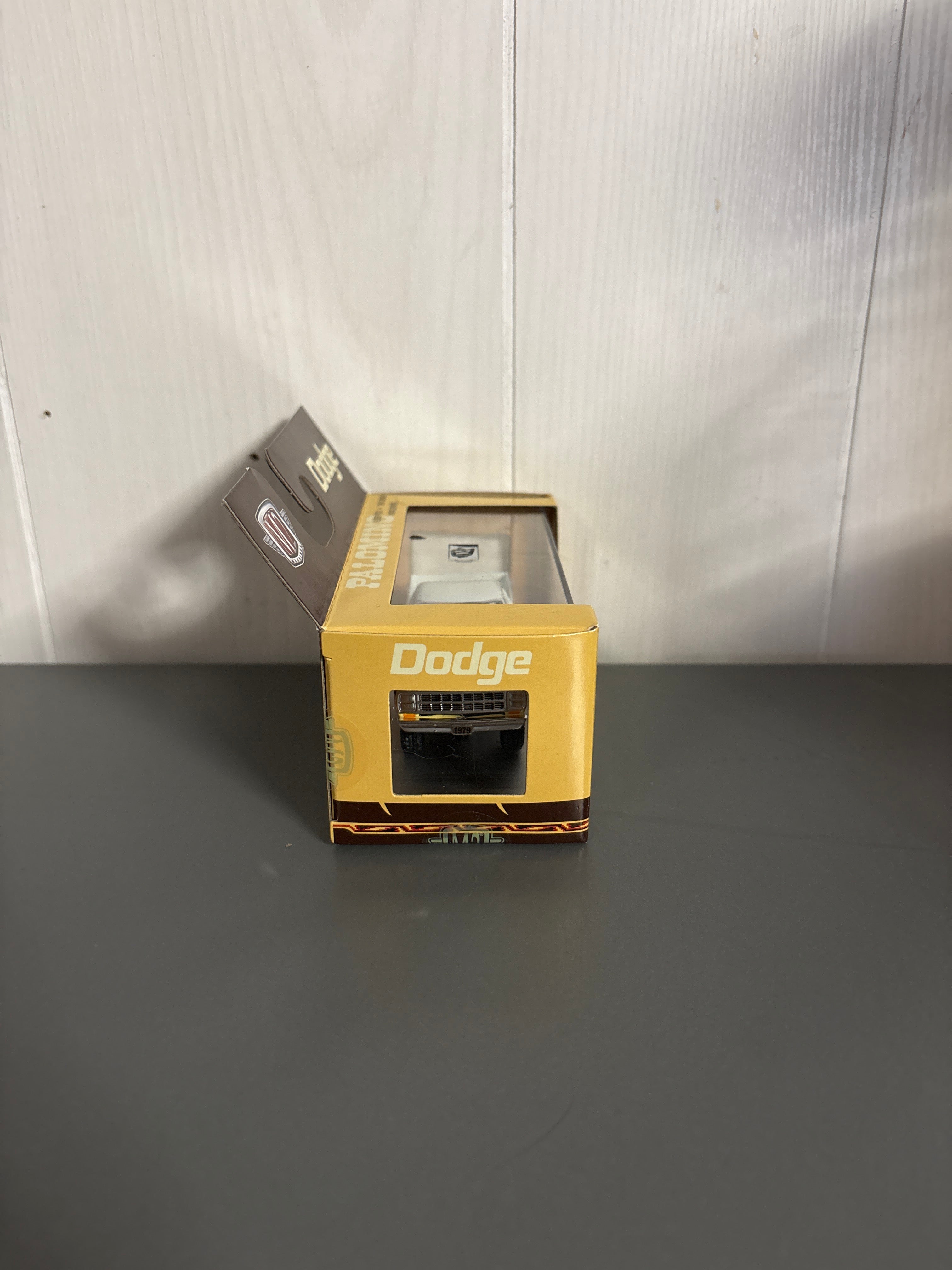 M2 1979 Dodge Adventurer 150-Palomino Diecast