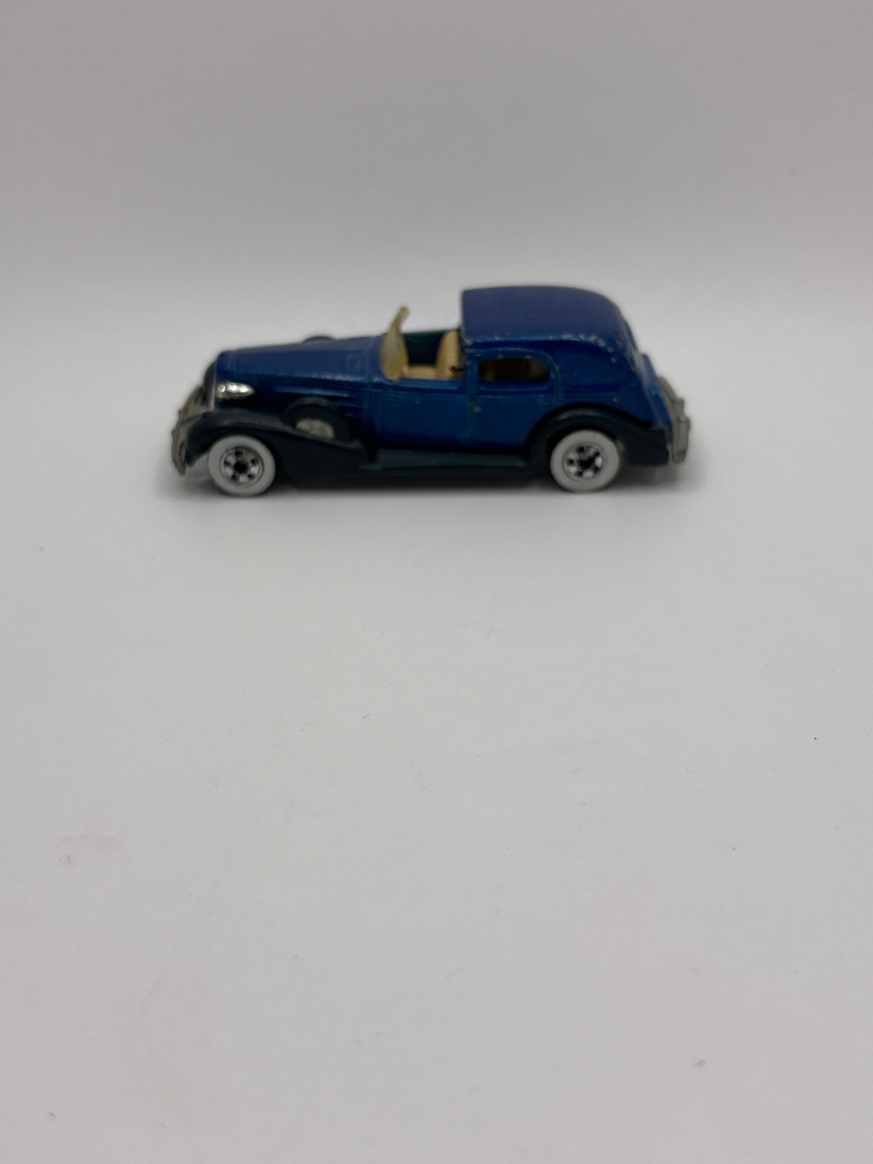 Hot Wheels 35 Classic Caddy Diecast