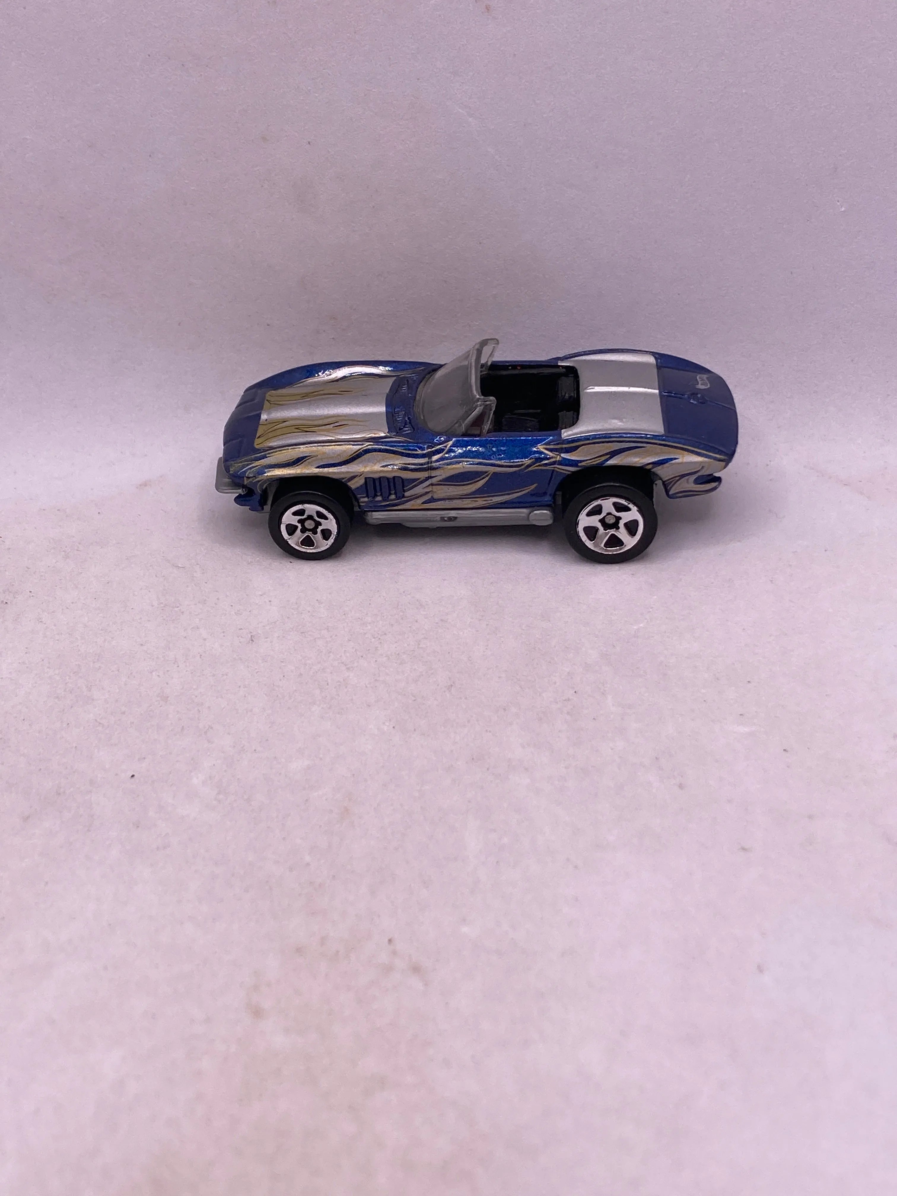 Hot Wheels 65 Corvette Diecast