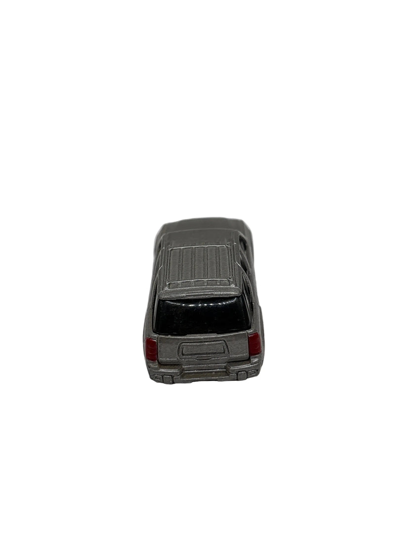 Maisto 2002 Chevrolet Trailblazer Diecast