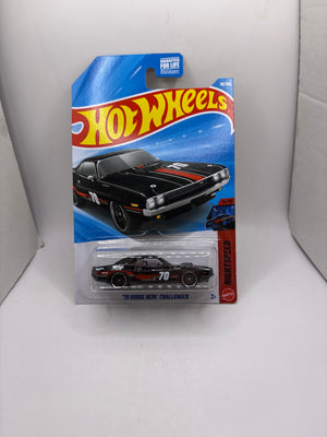 Hot Wheels 70 Dodge HEMI Challenger Diecast black