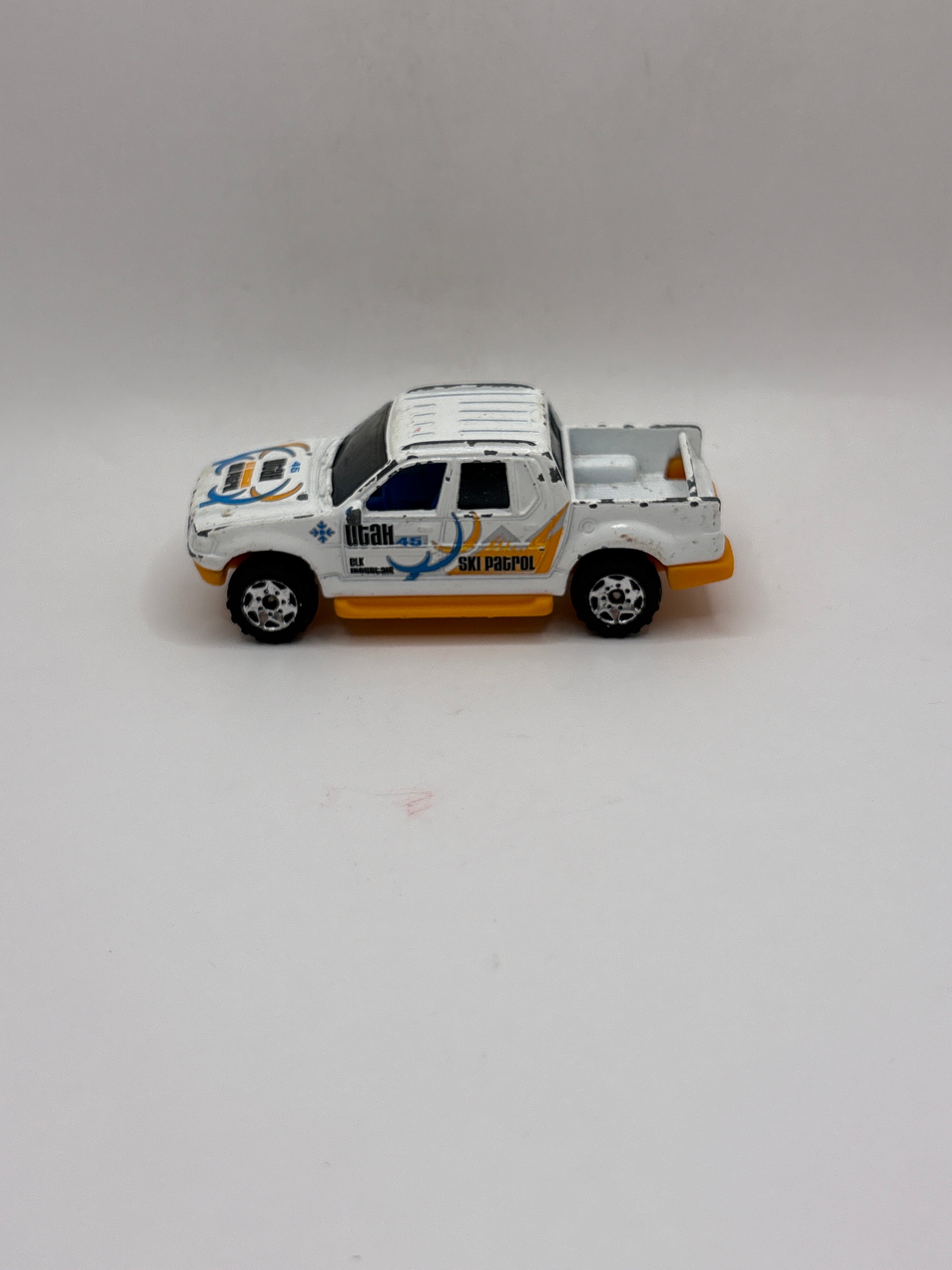 Matchbox Ford Explorer Sport Trac Diecast
