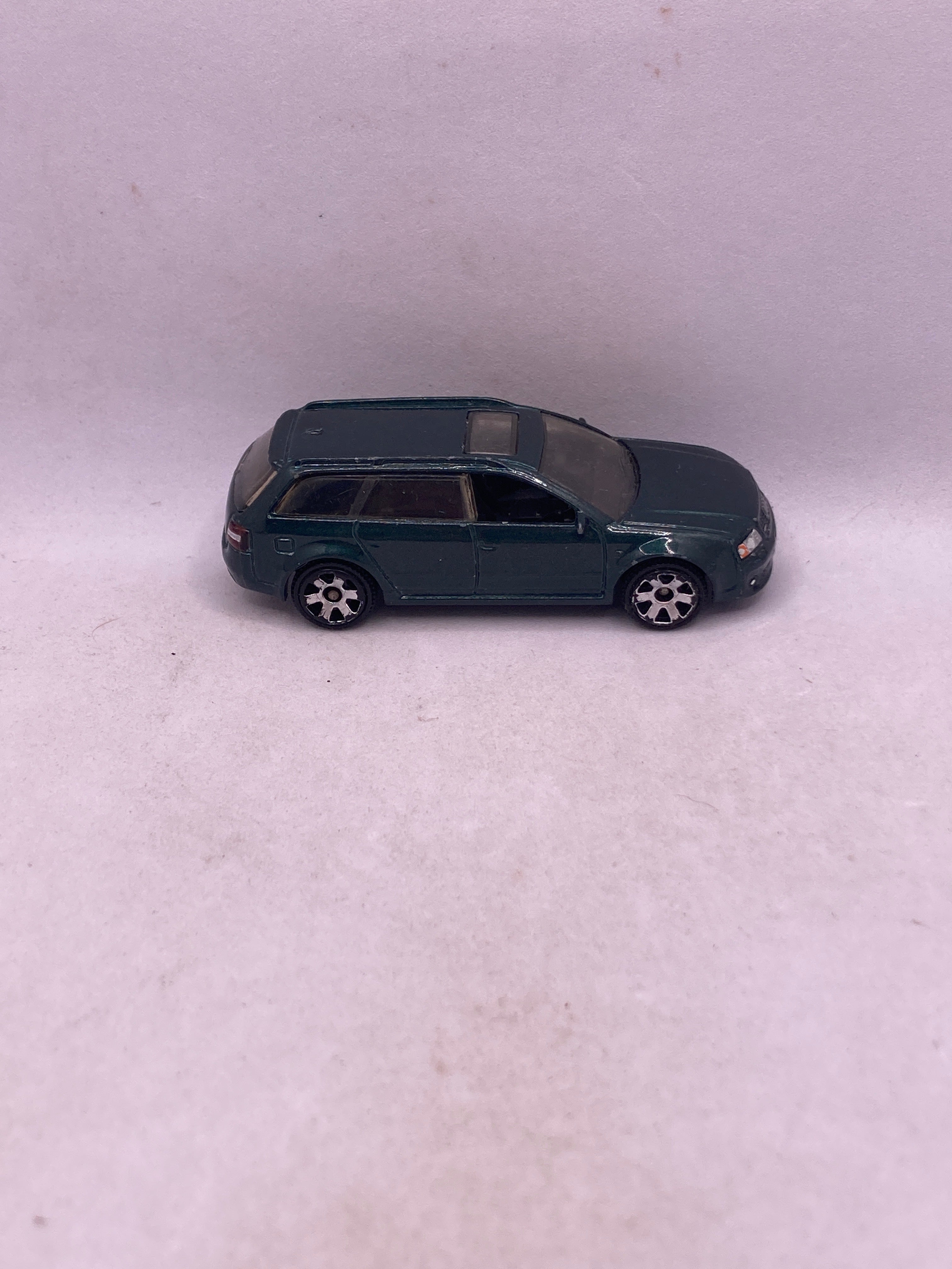 Matchbox 2004 Audi RS6 Avant Diecast