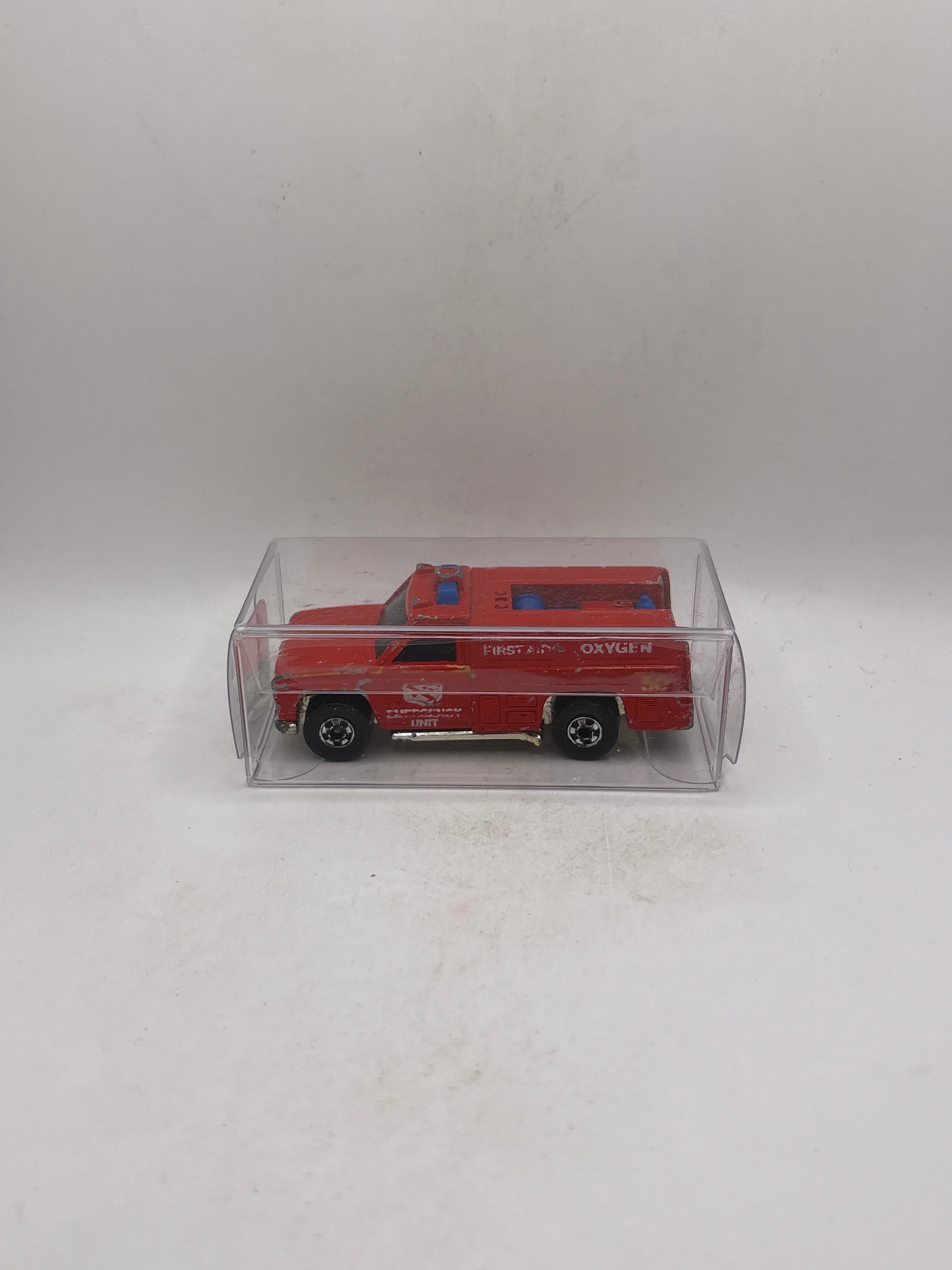 Hot Wheels Emergency Unit Diecast red