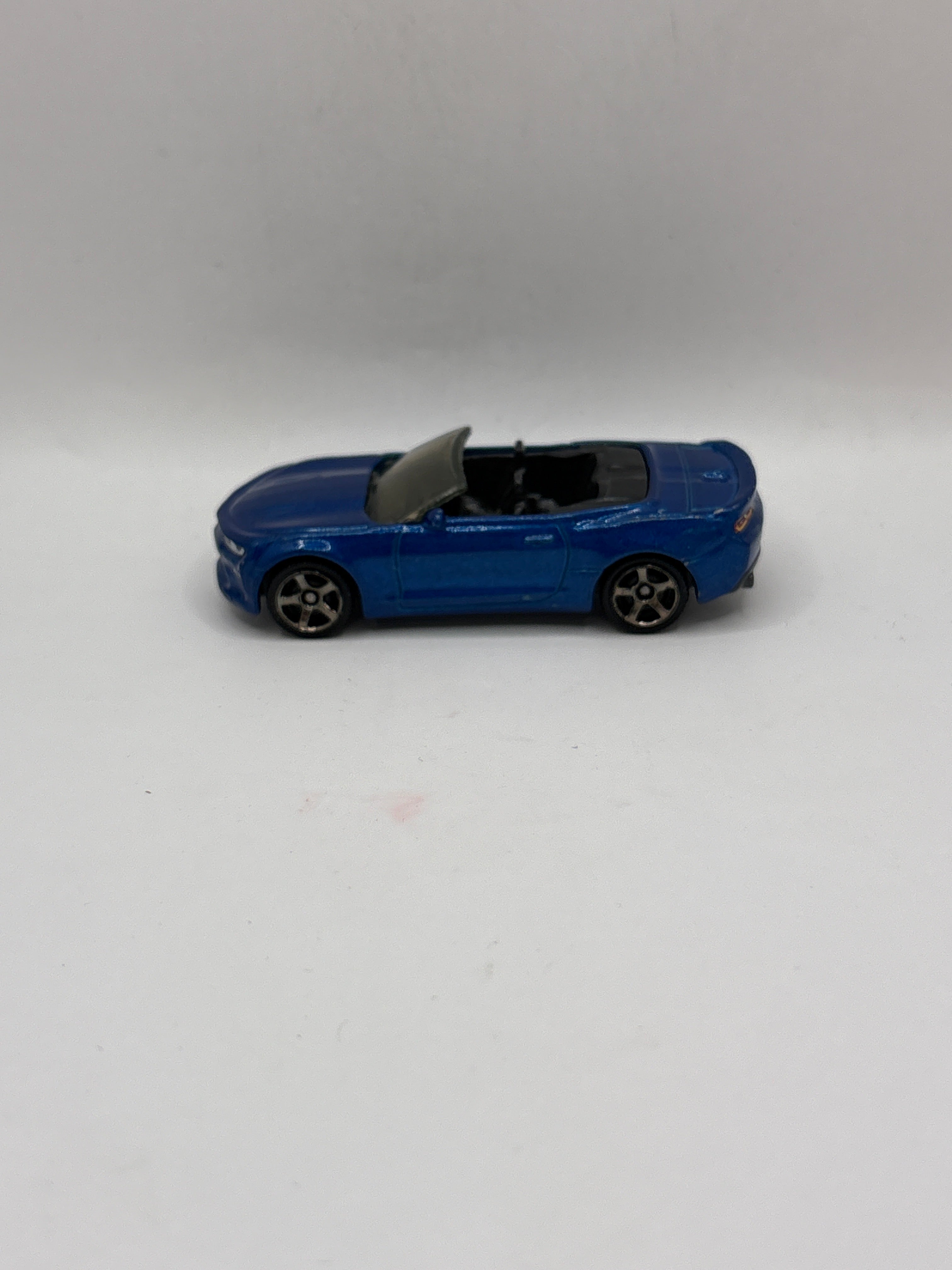 Matchbox 16 Chevy Camaro Diecast