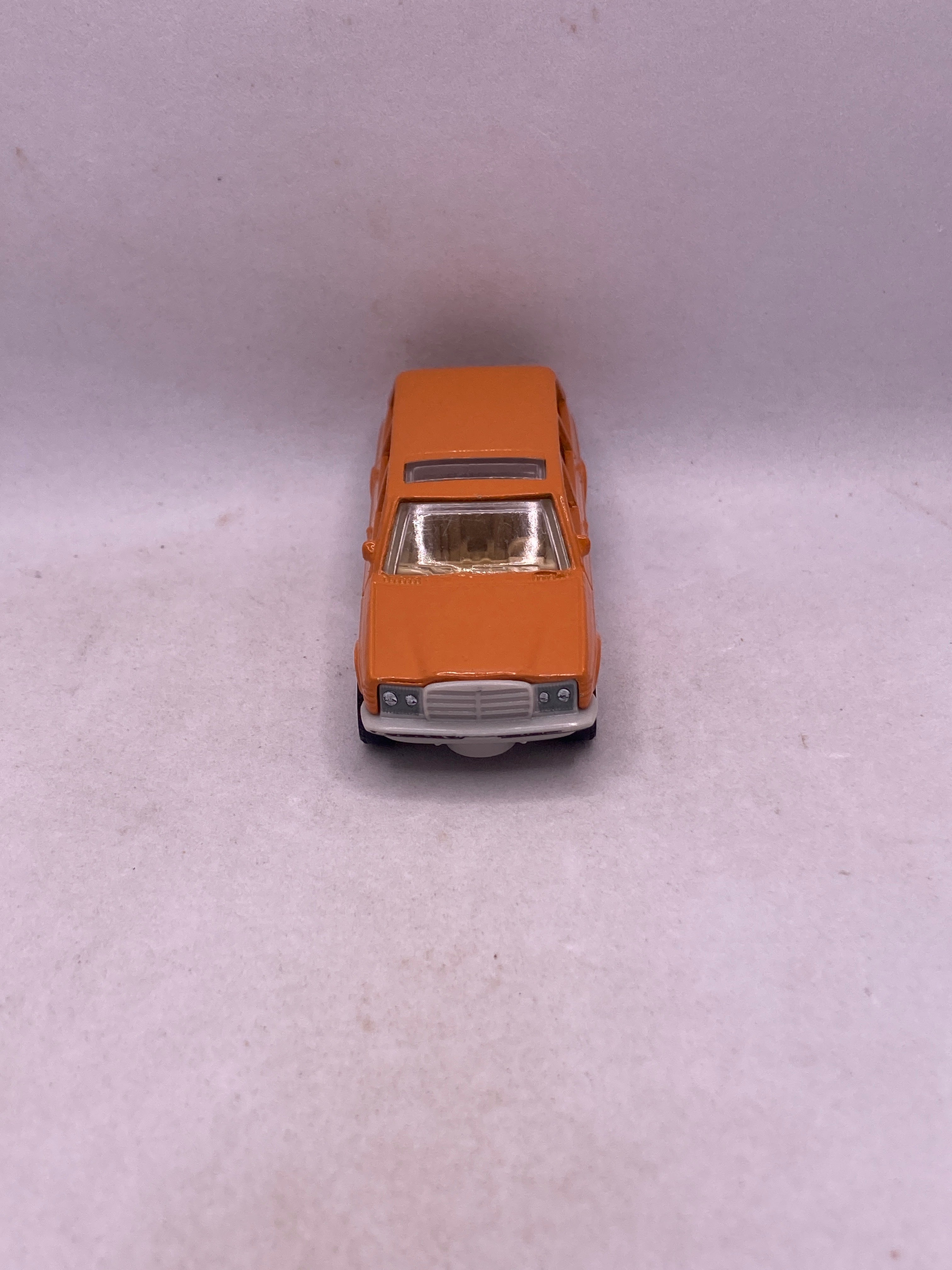 Matchbox 80 Mercedes-Benz W123 Diecast