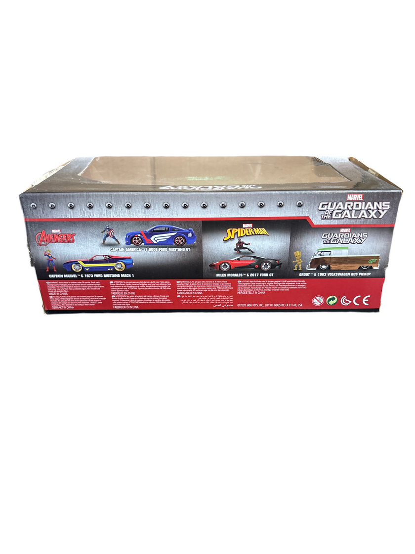 Jada Groot & 1963 Volkswagen Bus Pickup Diecast