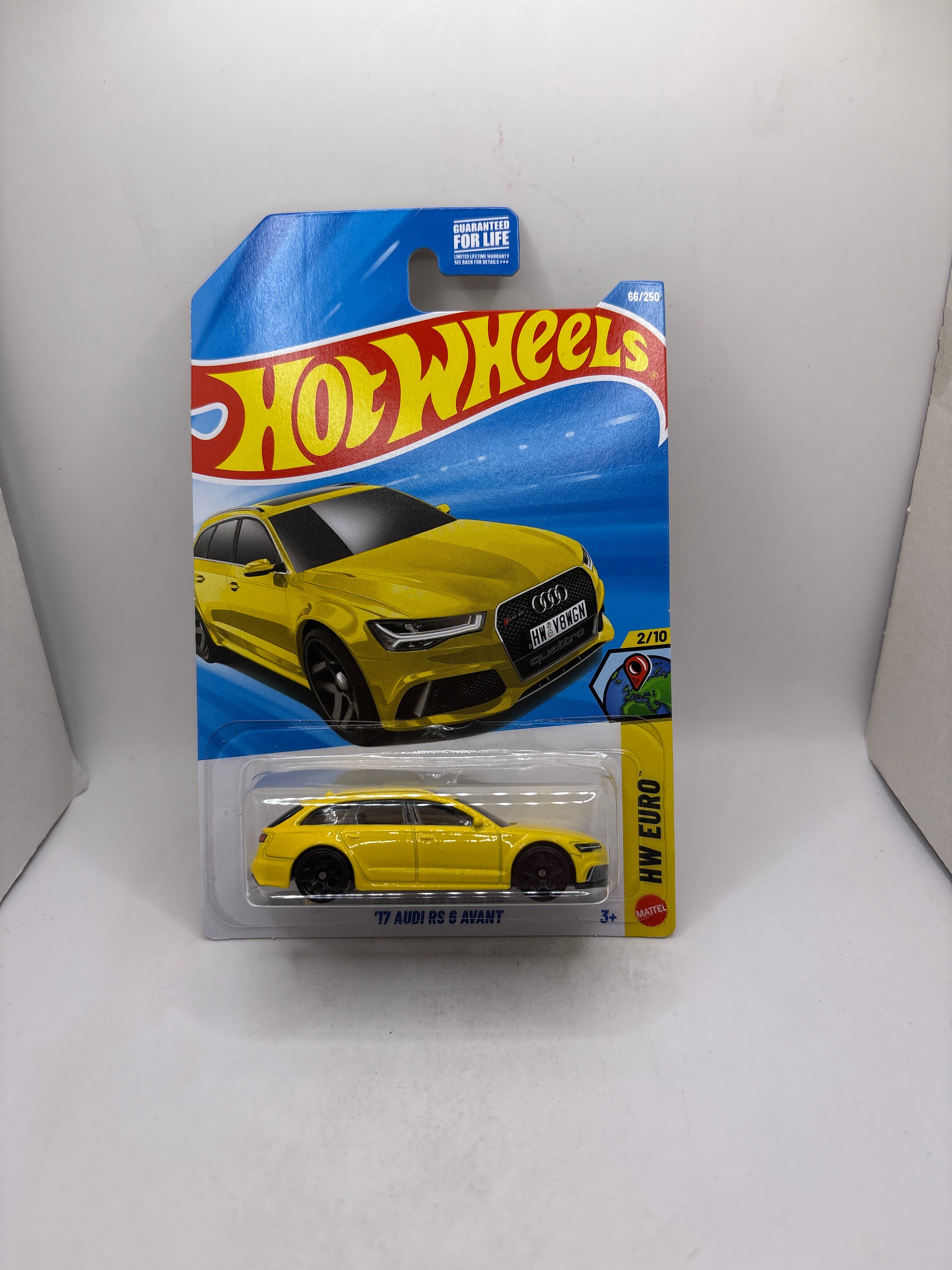 Hot Wheels 17 Audi RS 6 Avant Diecast yellow