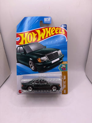 Hot Wheels Mercedes-Benz 500 E Diecast green