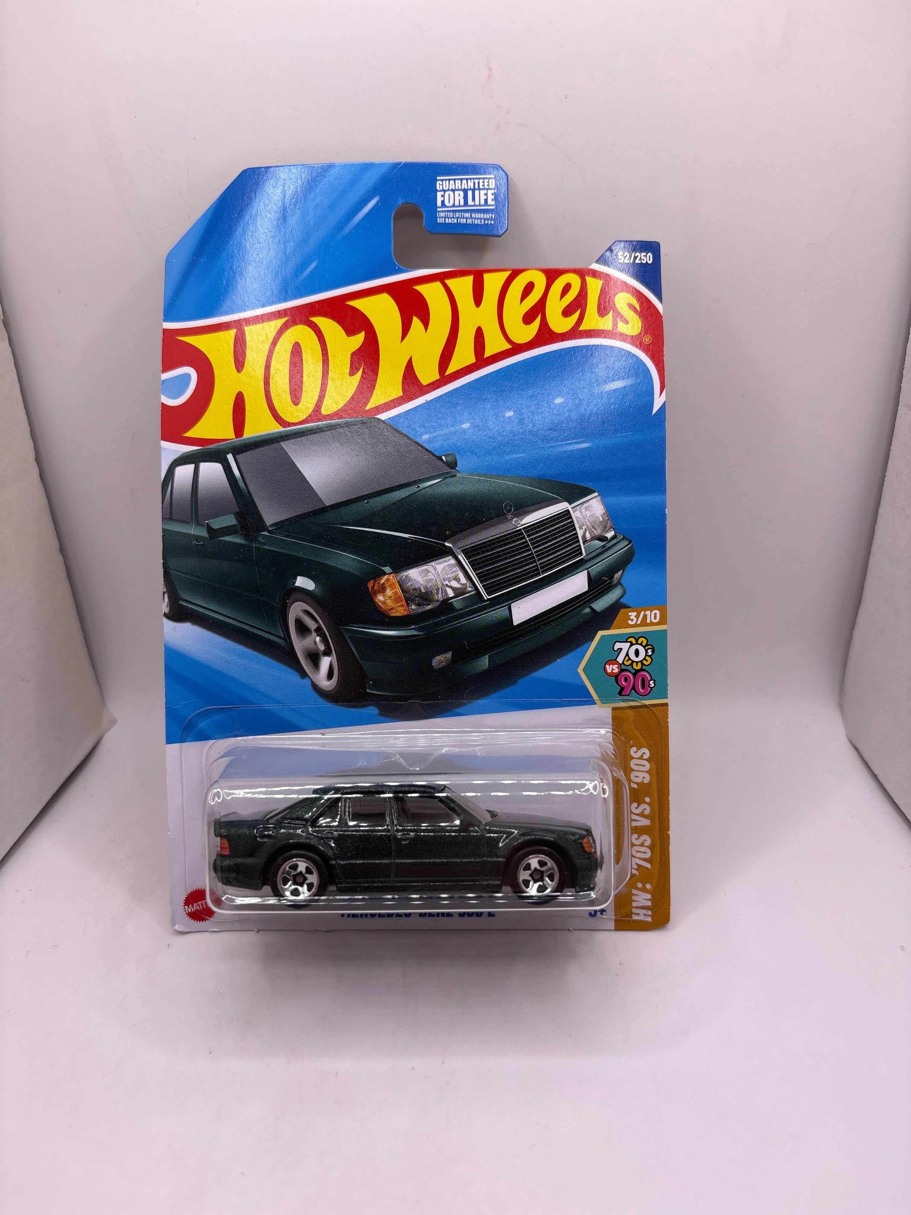 Hot Wheels Mercedes-Benz 500 E Diecast green