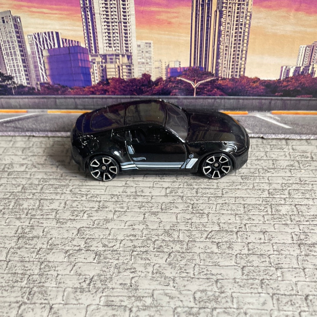 Hot Wheels Nissan 370Z Diecast