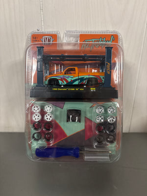 M2 1990 Chevrolet C1500 SS 454 Diecast orange