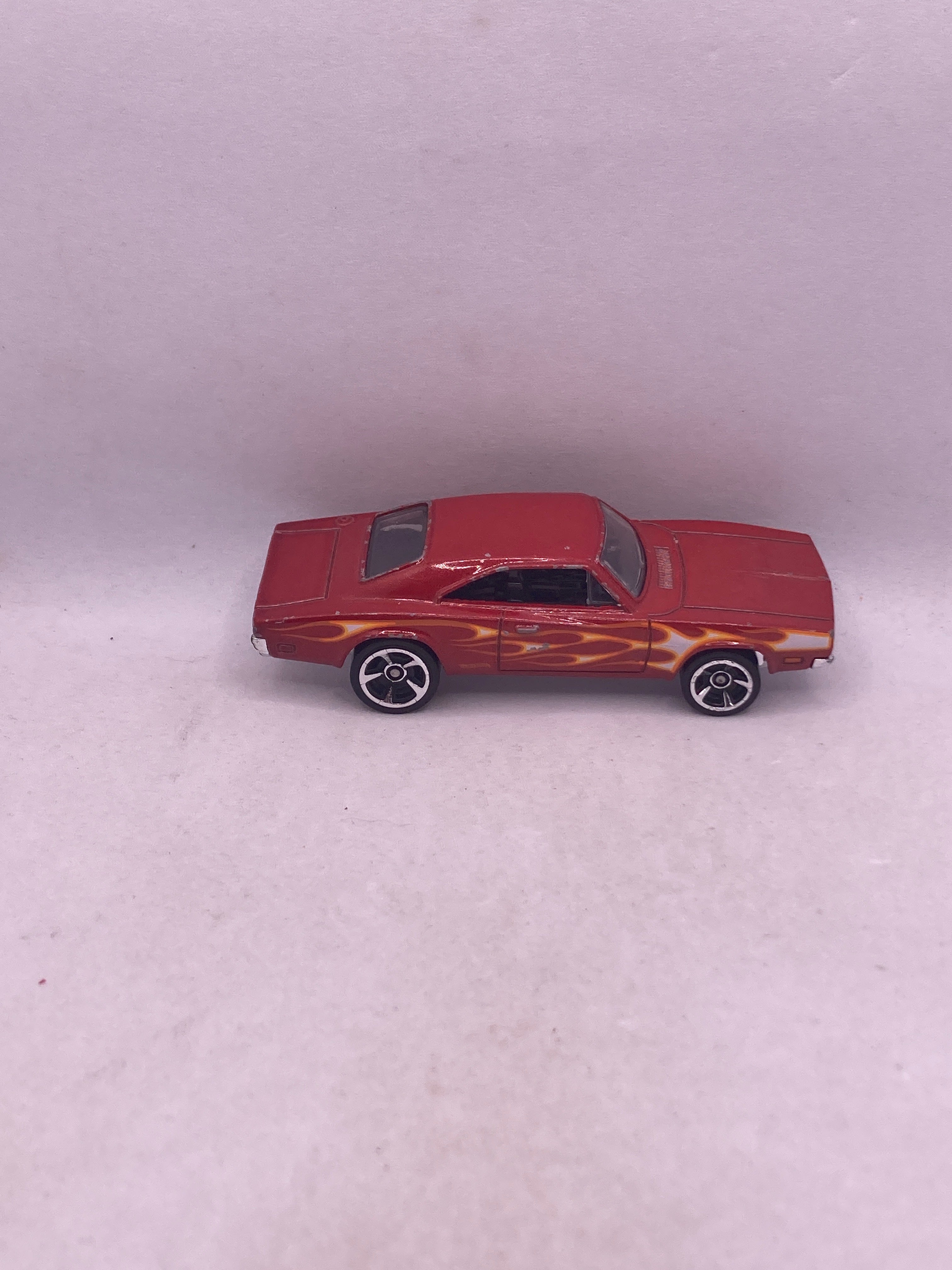 Hot Wheels 69 Dodge Charger 500 Diecast