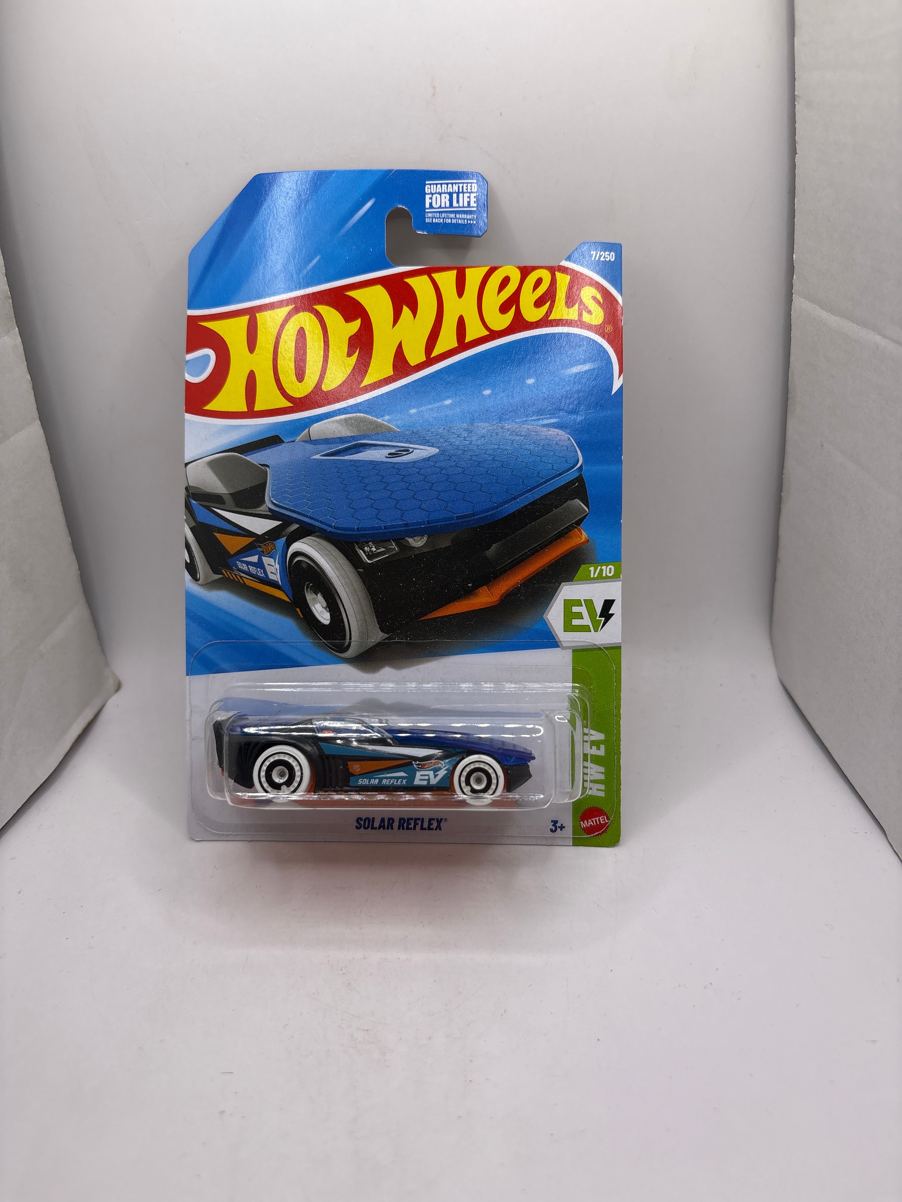 Hot Wheels Solar Reflex Diecast blue