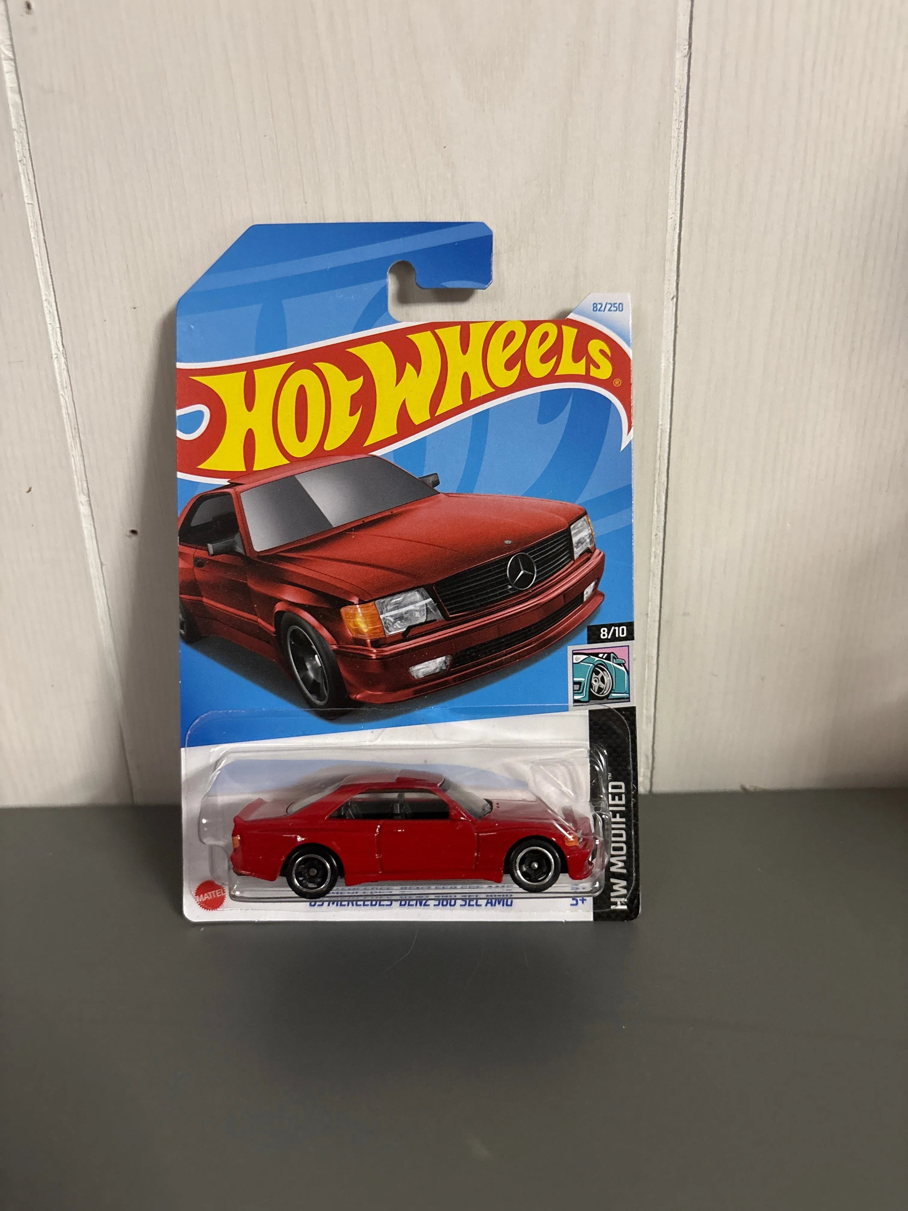 Hot Wheels 89 Mercedes-Benz 560 SEC AMG Diecast