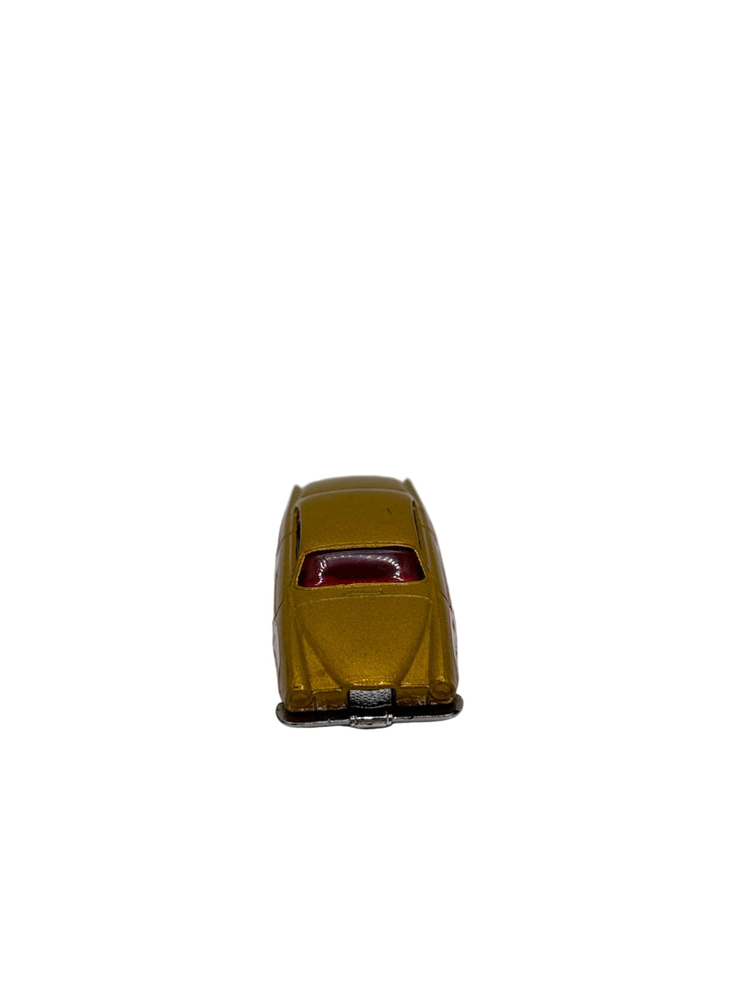 Hot Wheels Fish’D & Chip’D Diecast gold