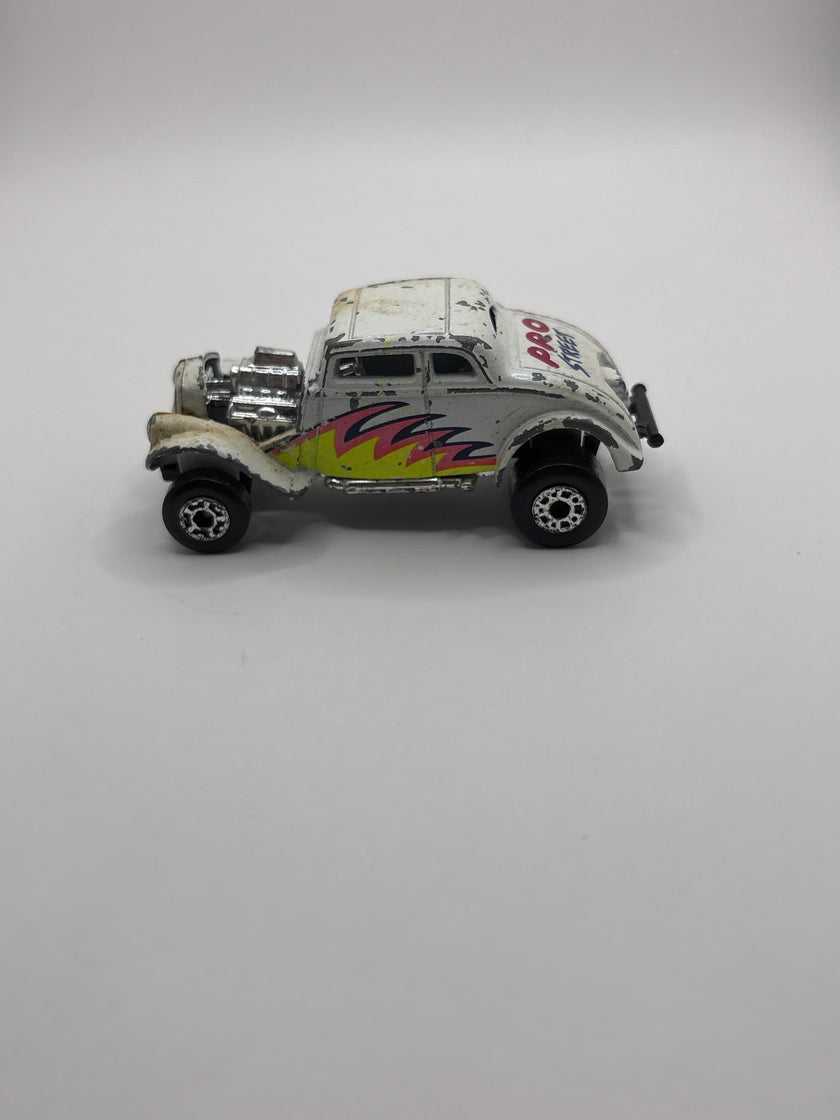 Matchbox 33 Willy’s Streey Pro Diecast