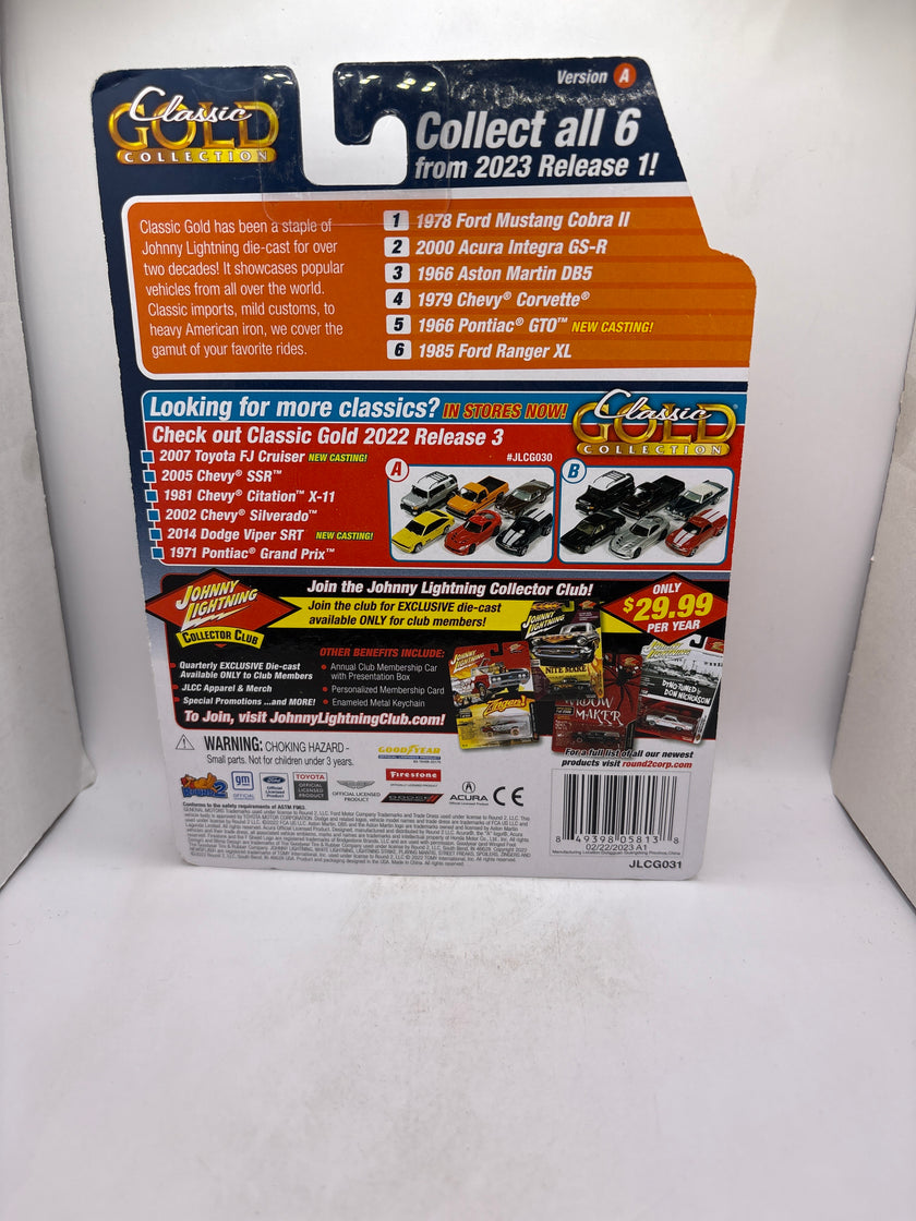 Johnny Lightning 1966 Aston Martin DB5 Diecast