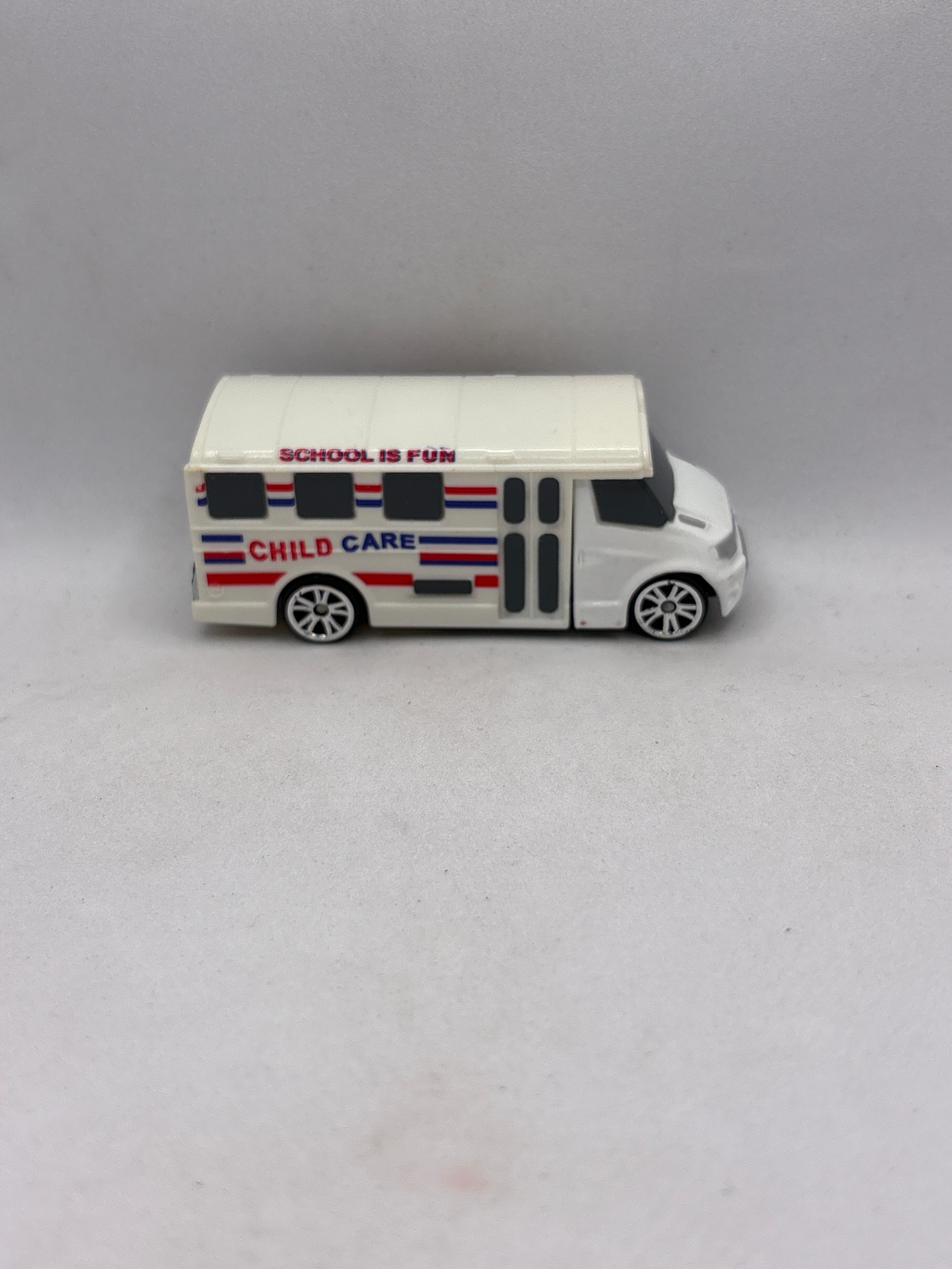 Motor Max Child Care Bus Diecast