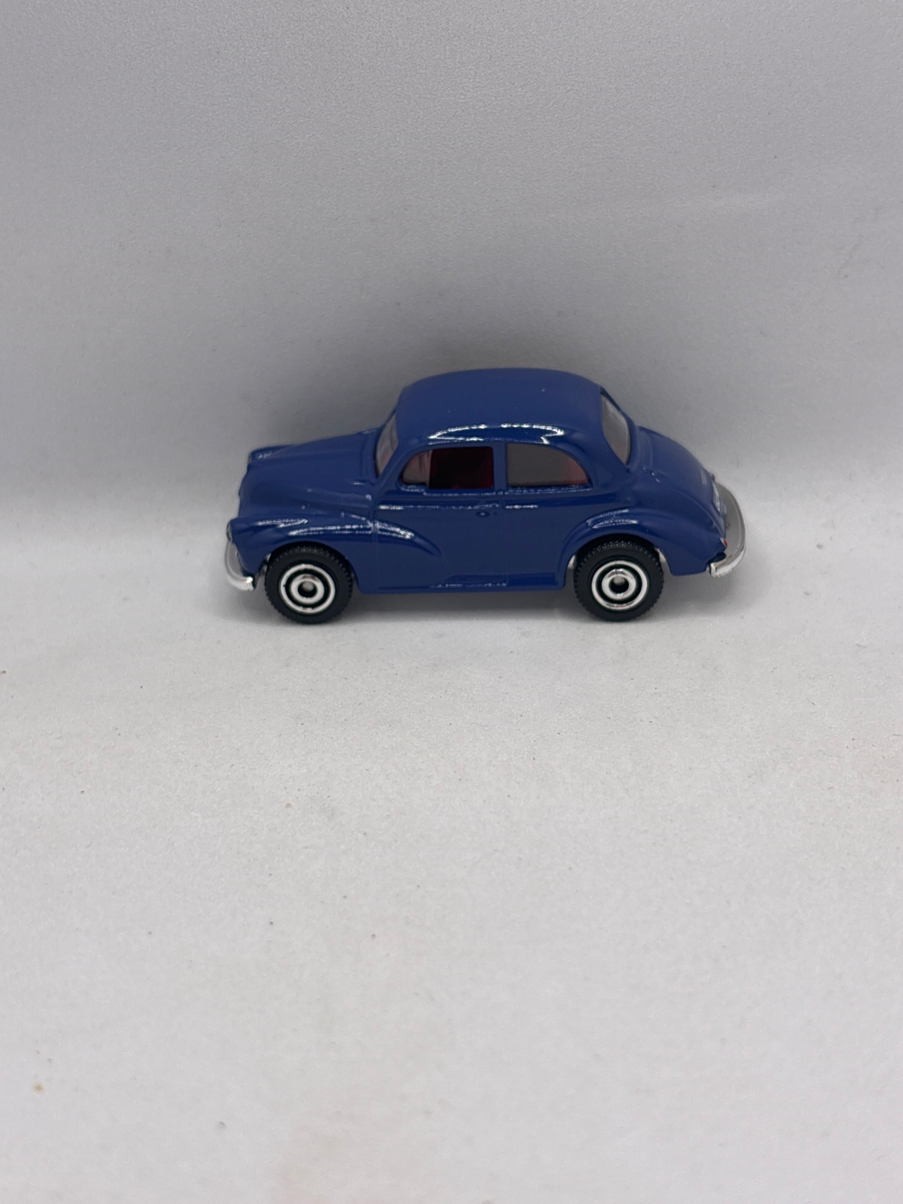 Matchbox Morris Minor Saloon Diecast