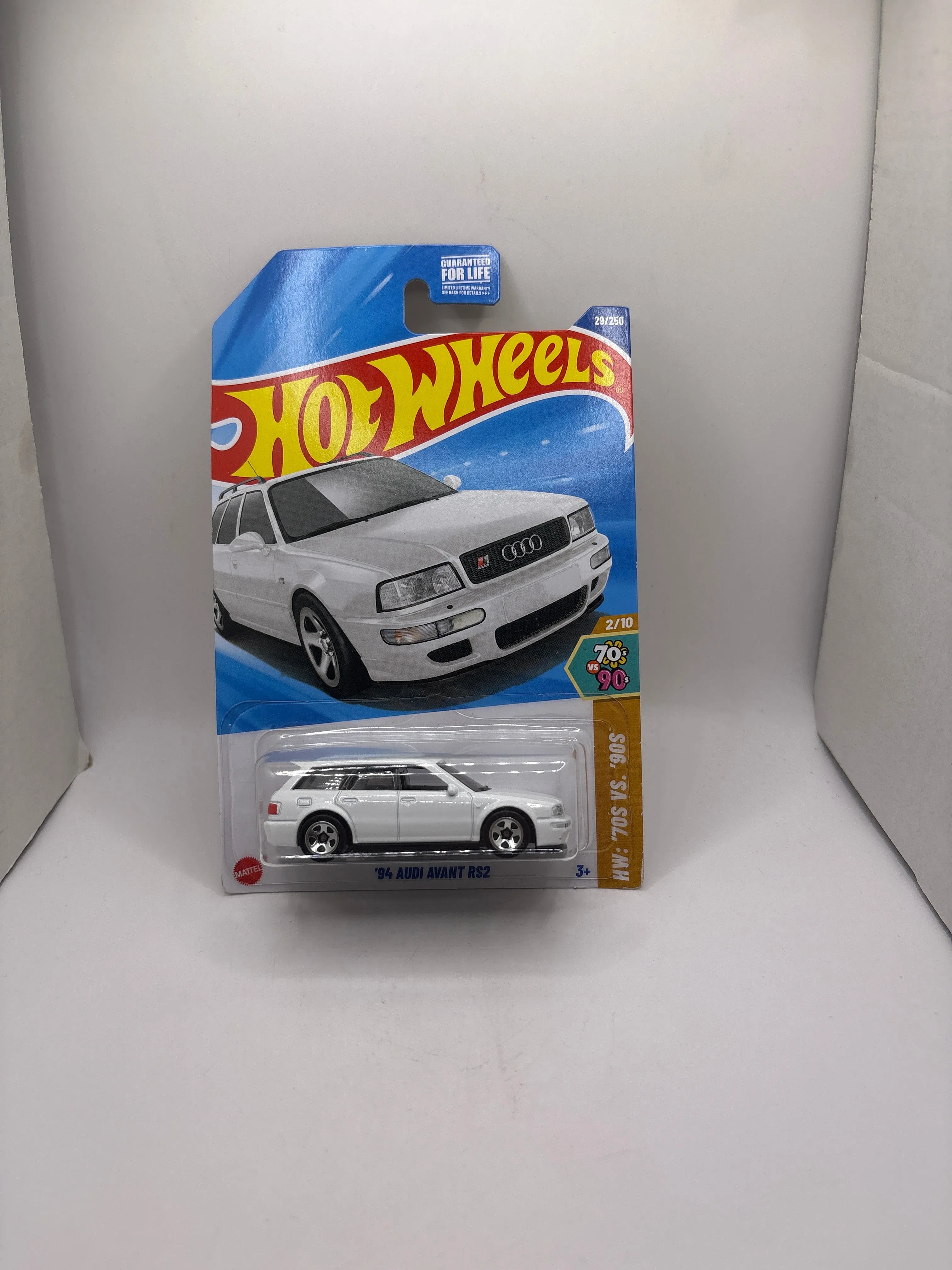 Hot Wheels 94 Audi Avant RS2 Diecast white