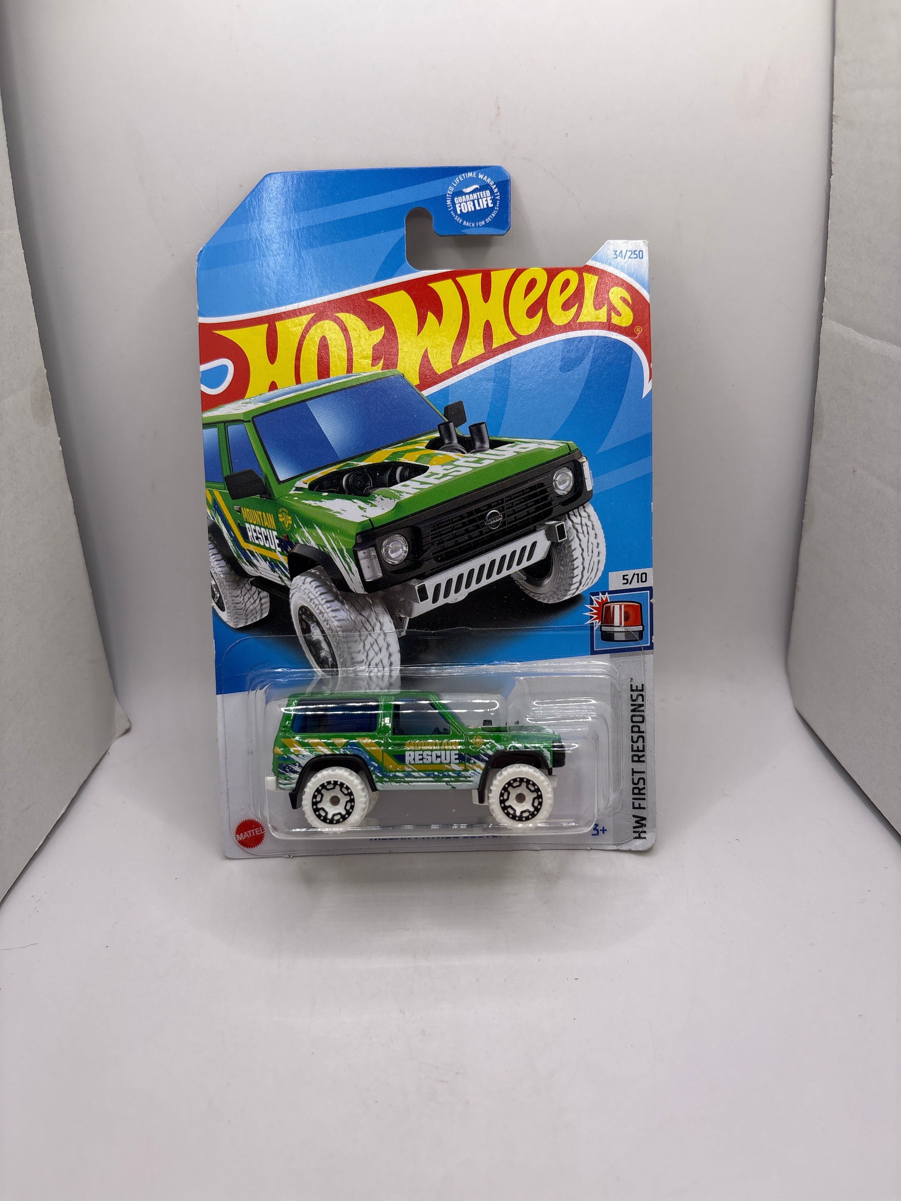 Hot Wheels Nissan Patrol Custom Diecast green