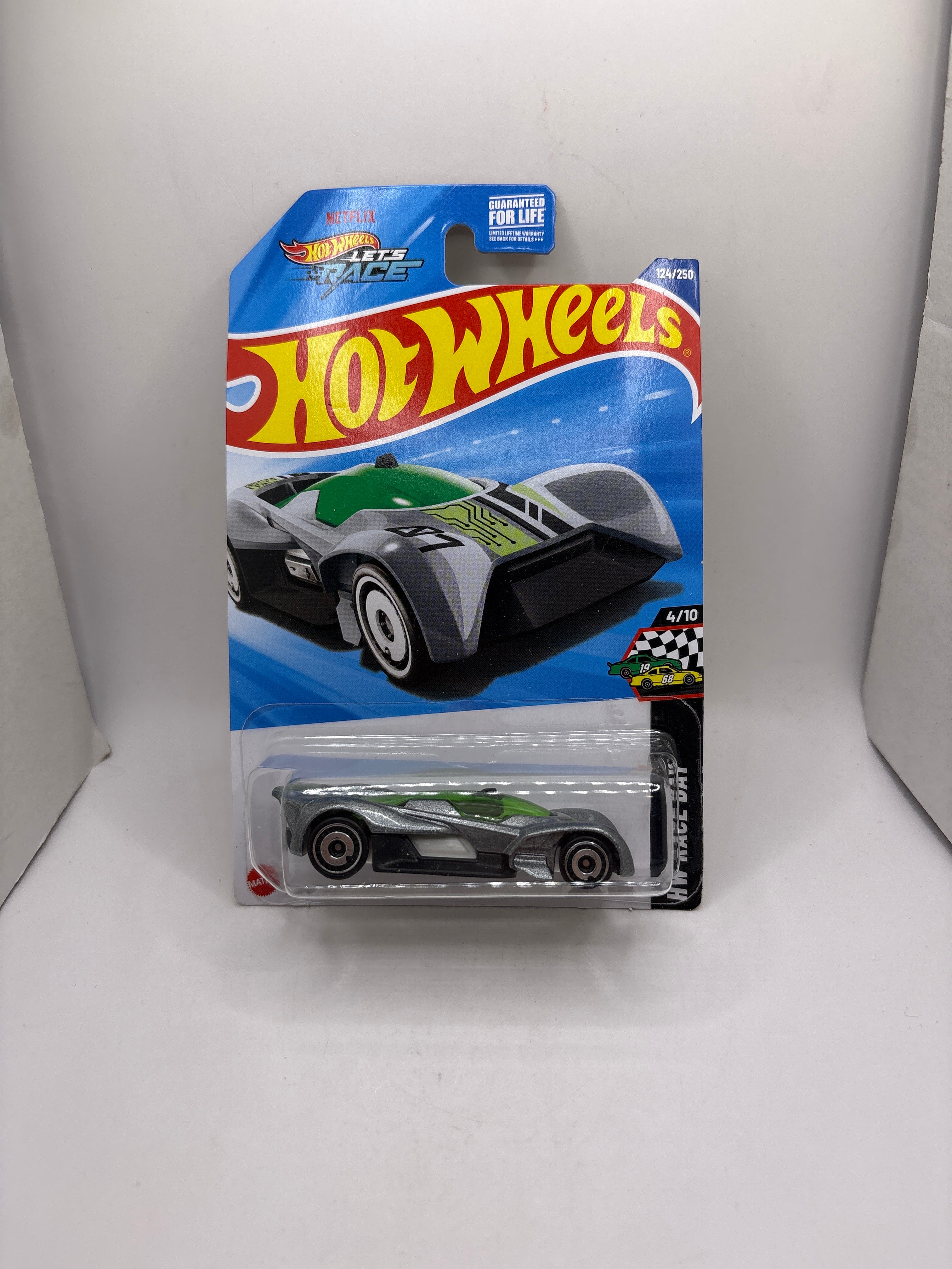Hot Wheels Futurismo Diecast silver