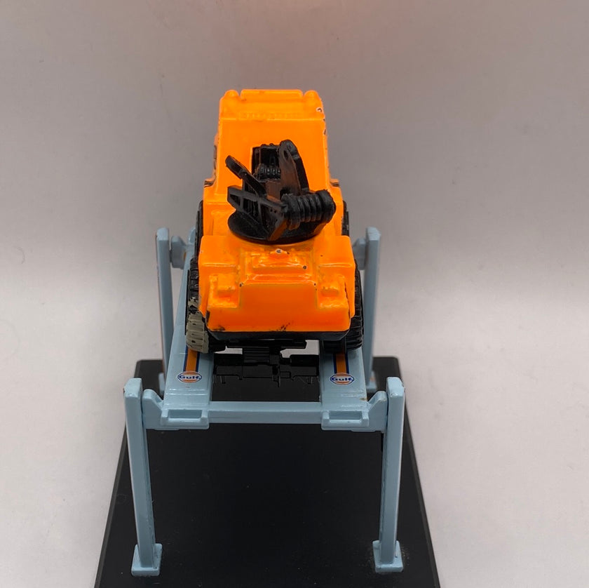 Hot Wheels Crane-1