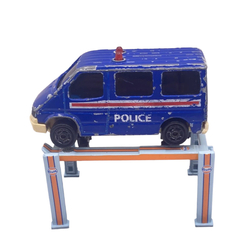 Majorette Police Van-4