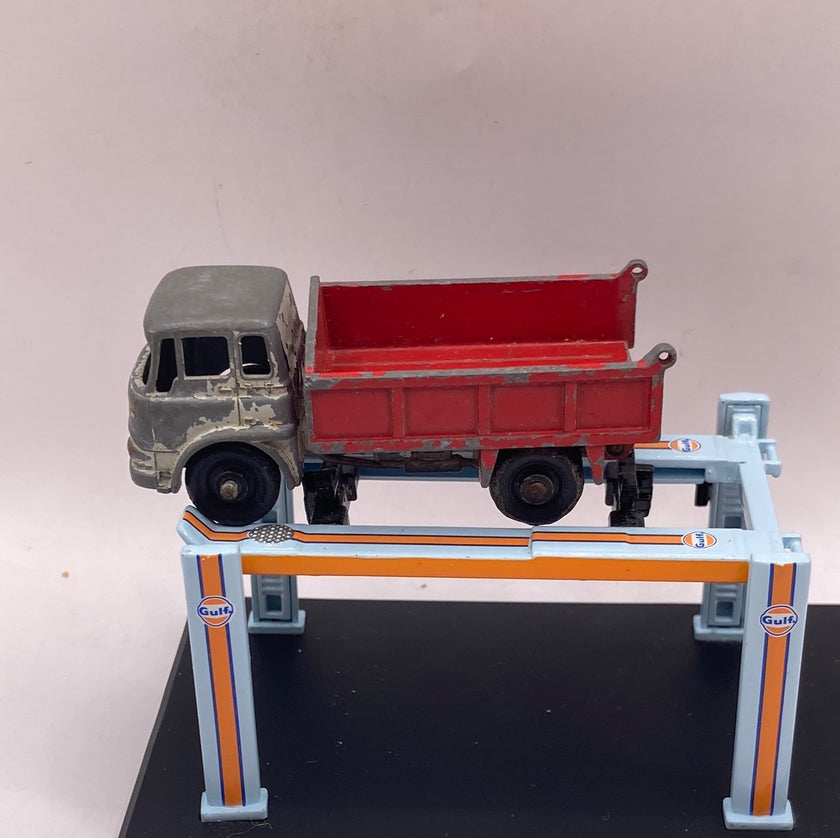 Matchbox Bedford 7 1/2 Ton Tipper Diecast
